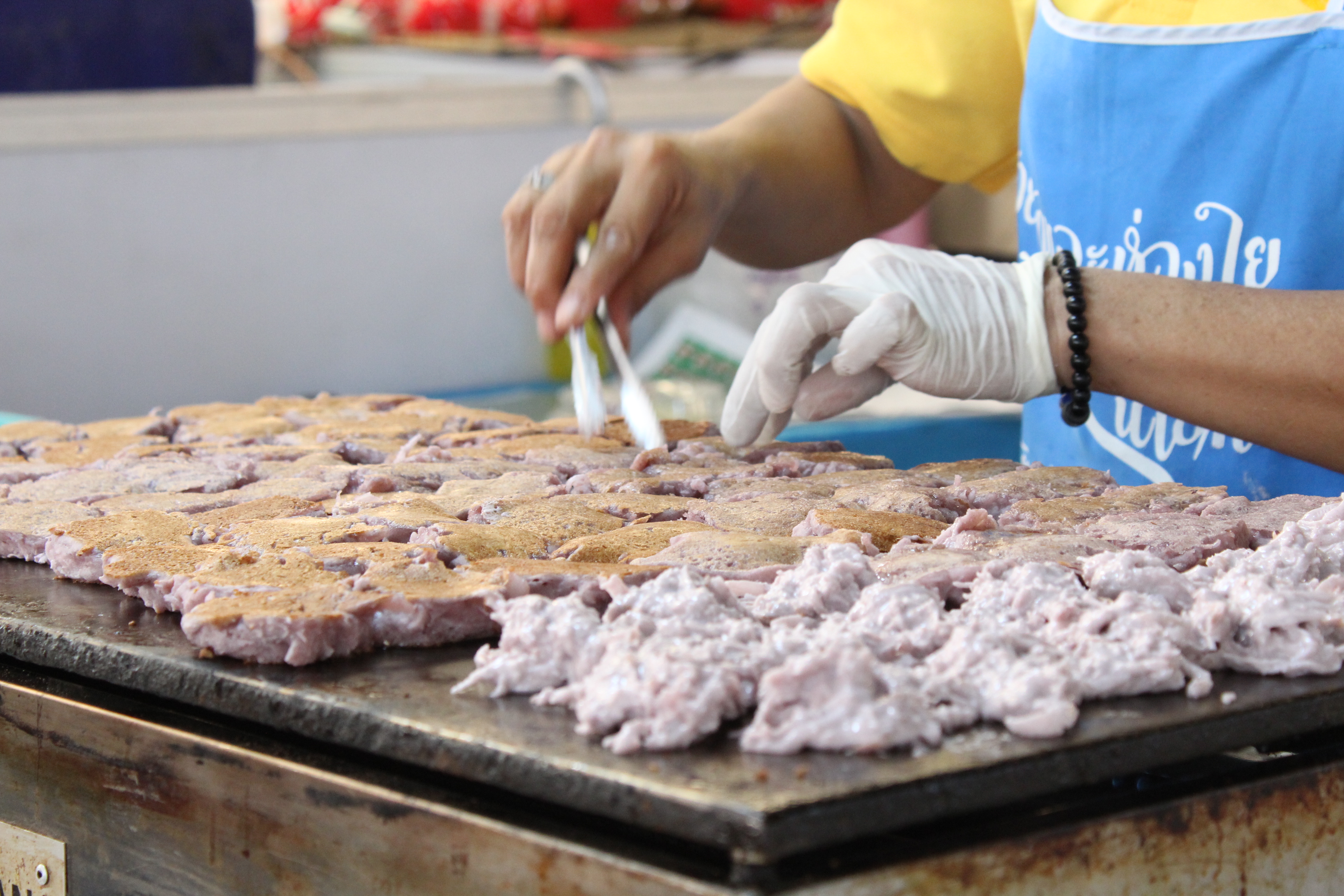 ผู้ว่าฯ ชลบุรี เปิดงานมหกรรม “ชม ชิม ช็อป OTOP ชลบุรี” ปี 2565