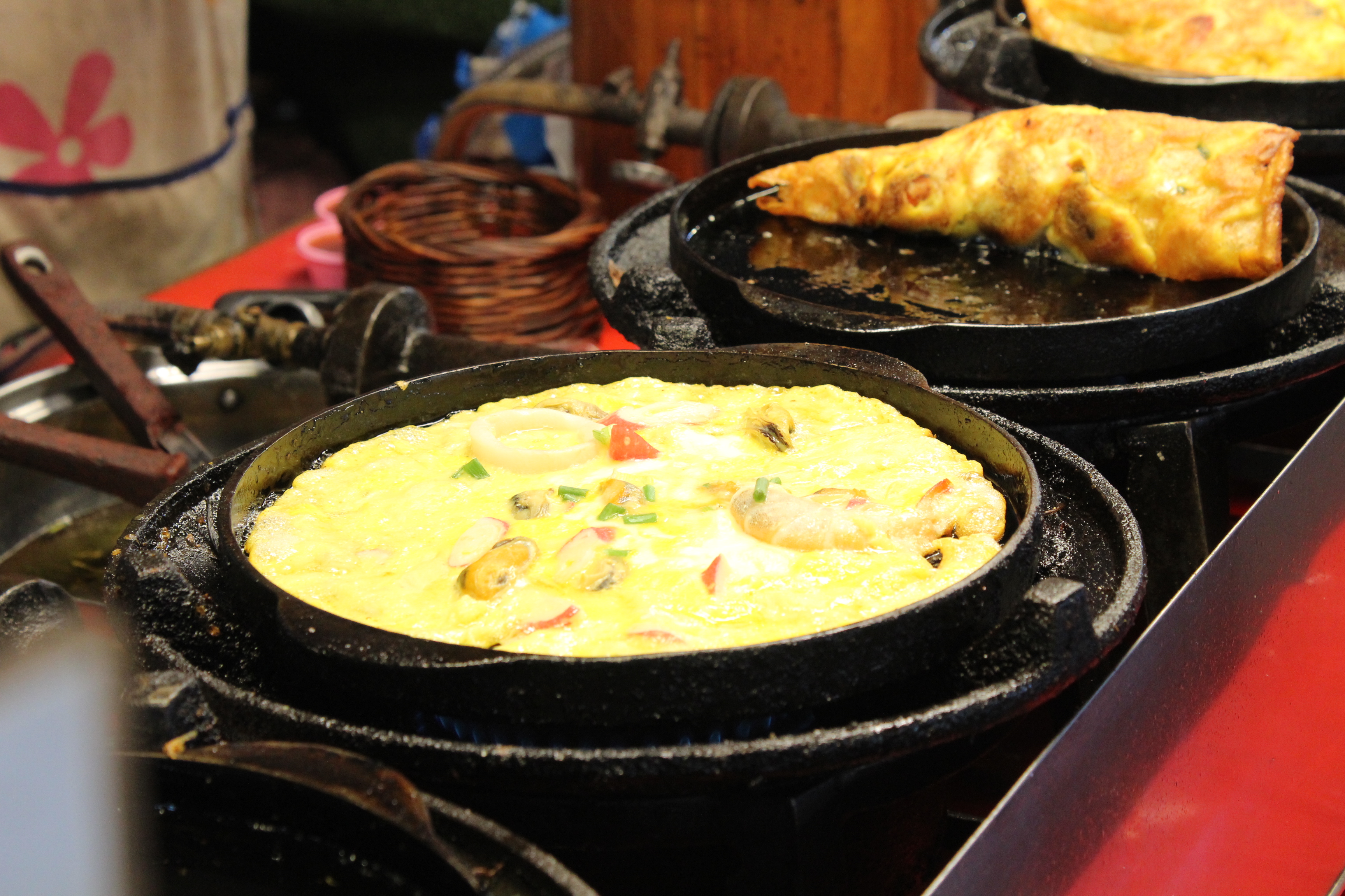 ผู้ว่าฯ ชลบุรี เปิดงานมหกรรม “ชม ชิม ช็อป OTOP ชลบุรี” ปี 2565