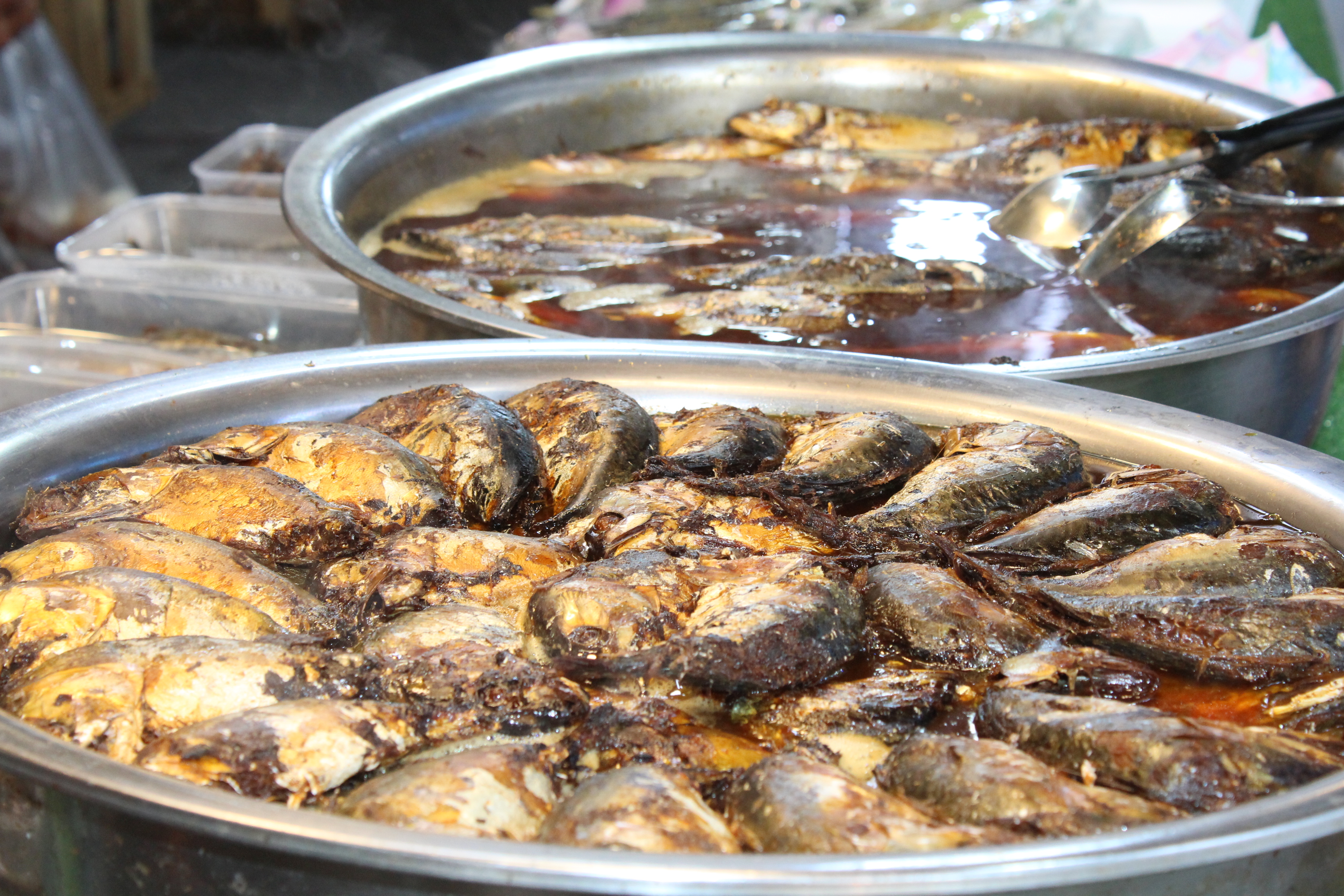 ผู้ว่าฯ ชลบุรี เปิดงานมหกรรม “ชม ชิม ช็อป OTOP ชลบุรี” ปี 2565