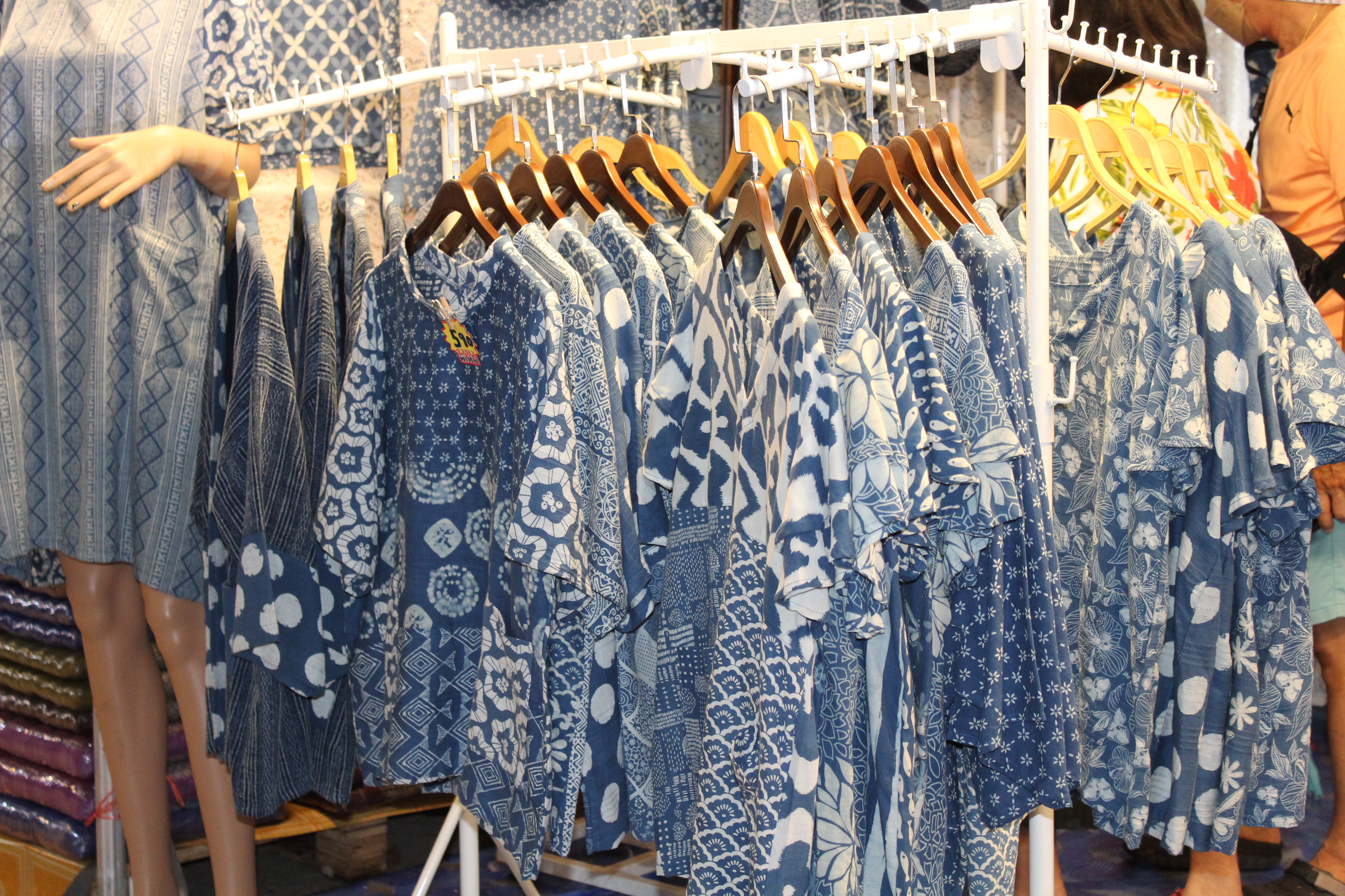 ผู้ว่าฯ ชลบุรี เปิดงานมหกรรม “ชม ชิม ช็อป OTOP ชลบุรี” ปี 2565