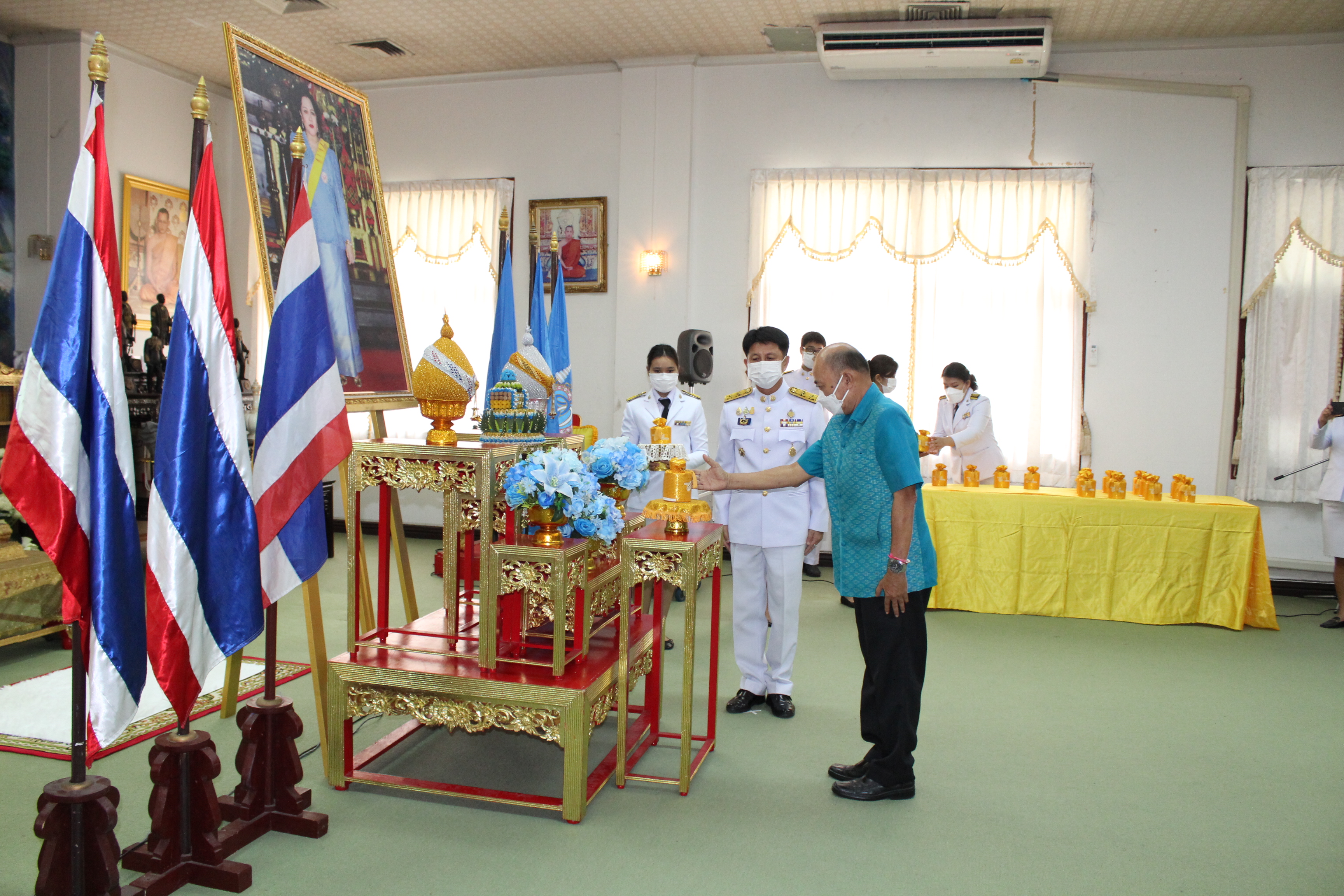 จังหวัดชลบุรีจัดพิธีมอบเงินพระราชทานขวัญถุงกองทุนแม่ของแผ่นดิน ประจำปี 2565