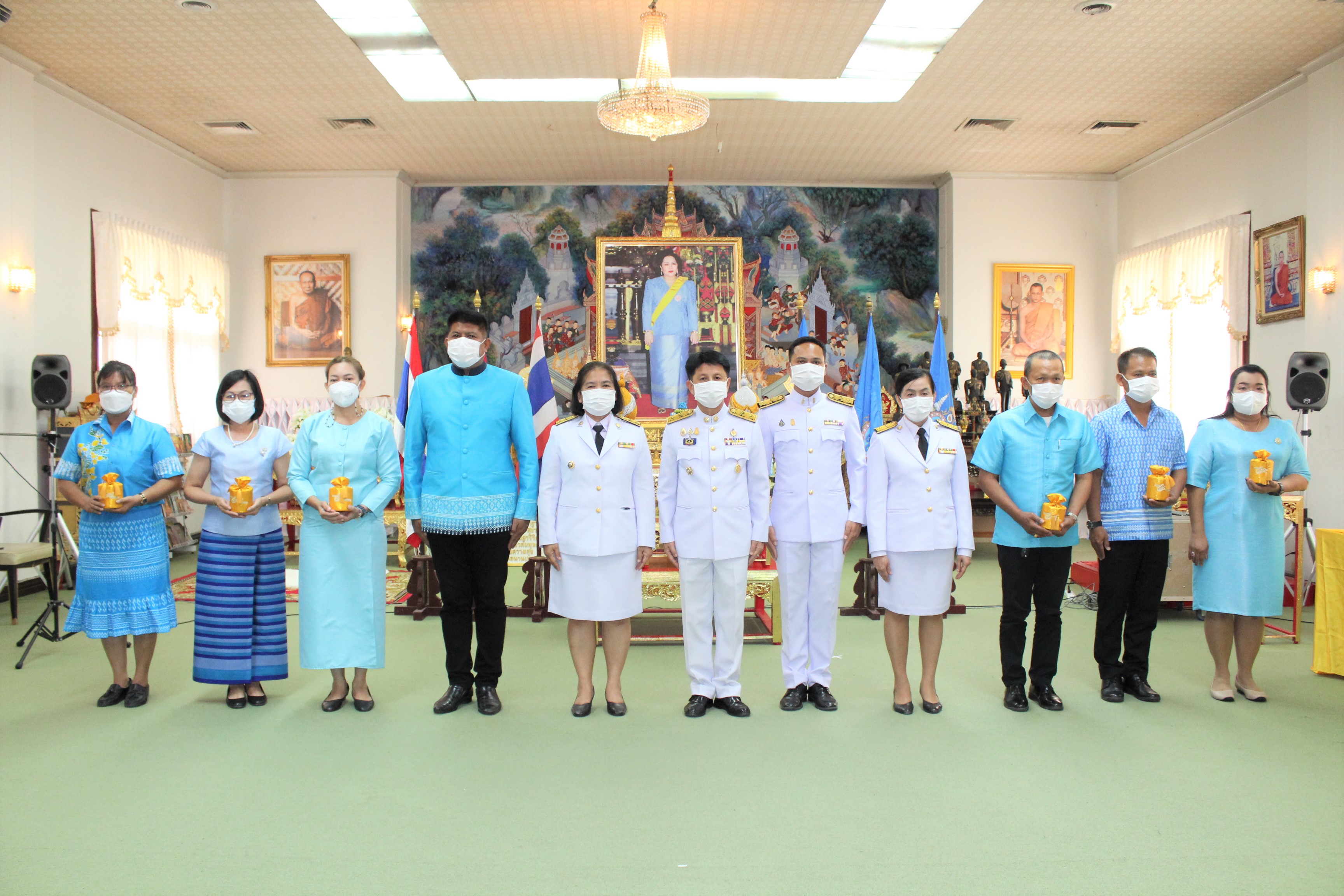 จังหวัดชลบุรีจัดพิธีมอบเงินพระราชทานขวัญถุงกองทุนแม่ของแผ่นดิน ประจำปี 2565
