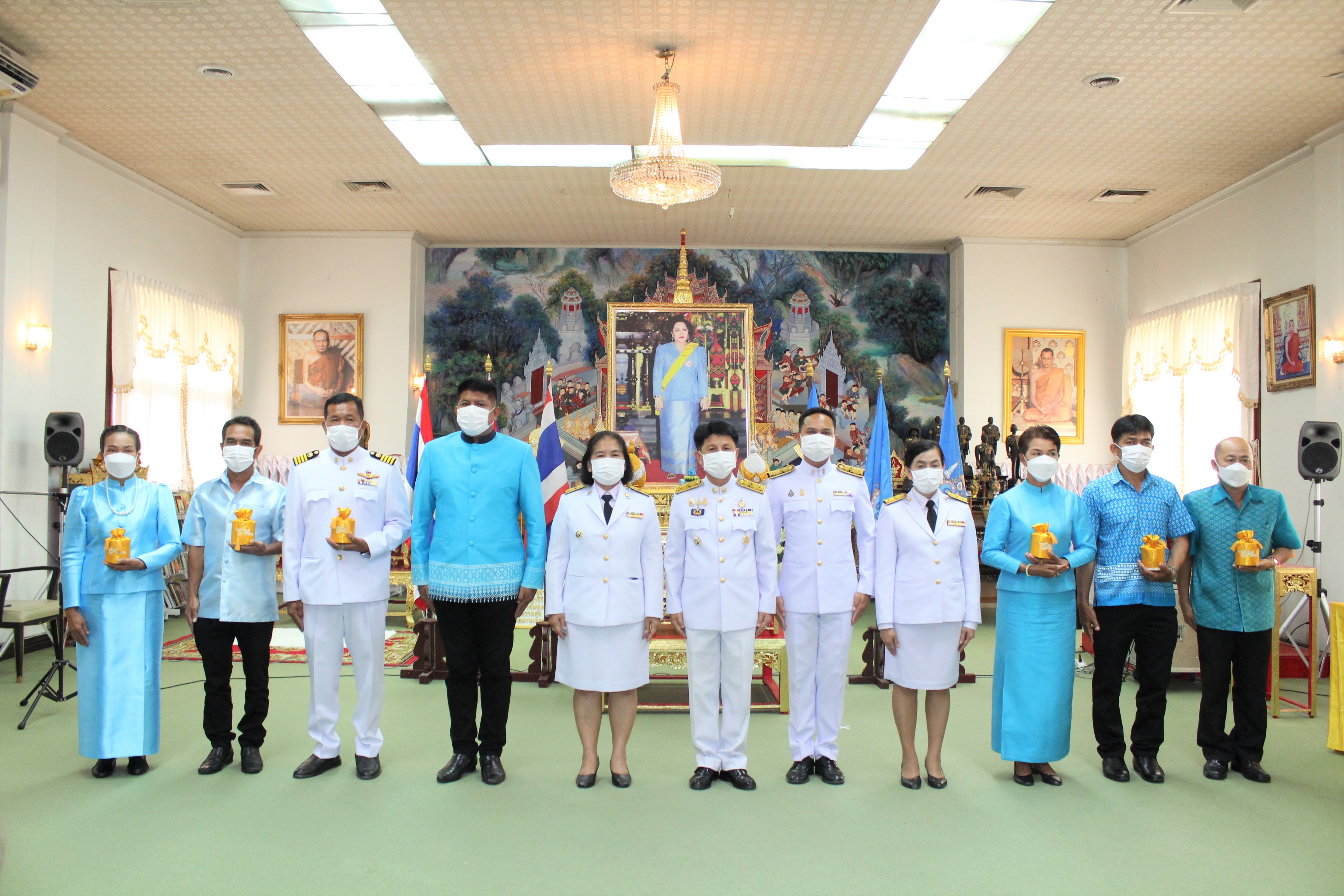 จังหวัดชลบุรีจัดพิธีมอบเงินพระราชทานขวัญถุงกองทุนแม่ของแผ่นดิน ประจำปี 2565