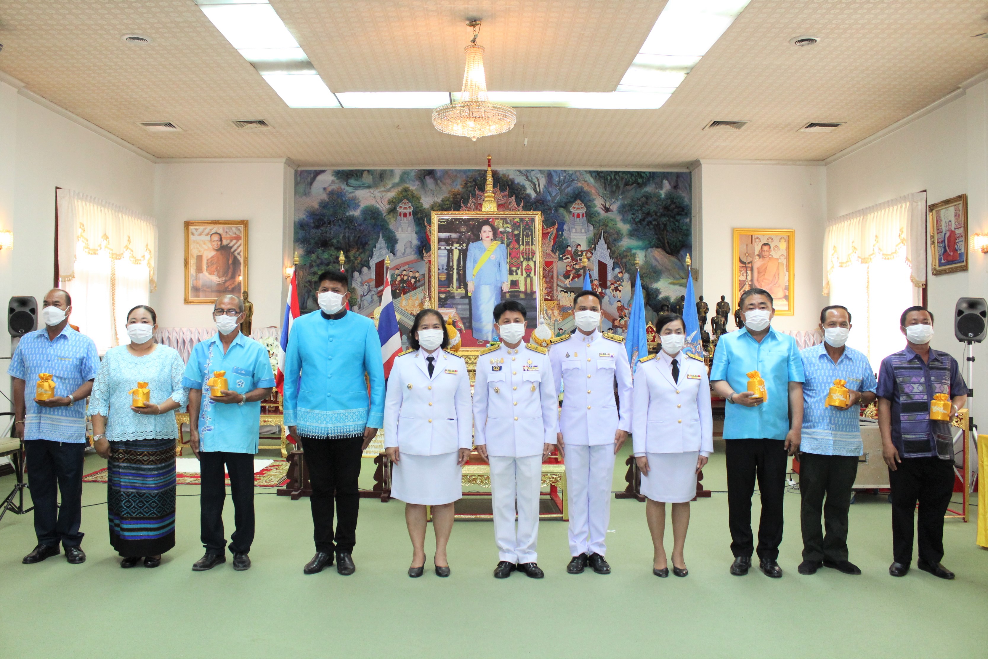 จังหวัดชลบุรีจัดพิธีมอบเงินพระราชทานขวัญถุงกองทุนแม่ของแผ่นดิน ประจำปี 2565