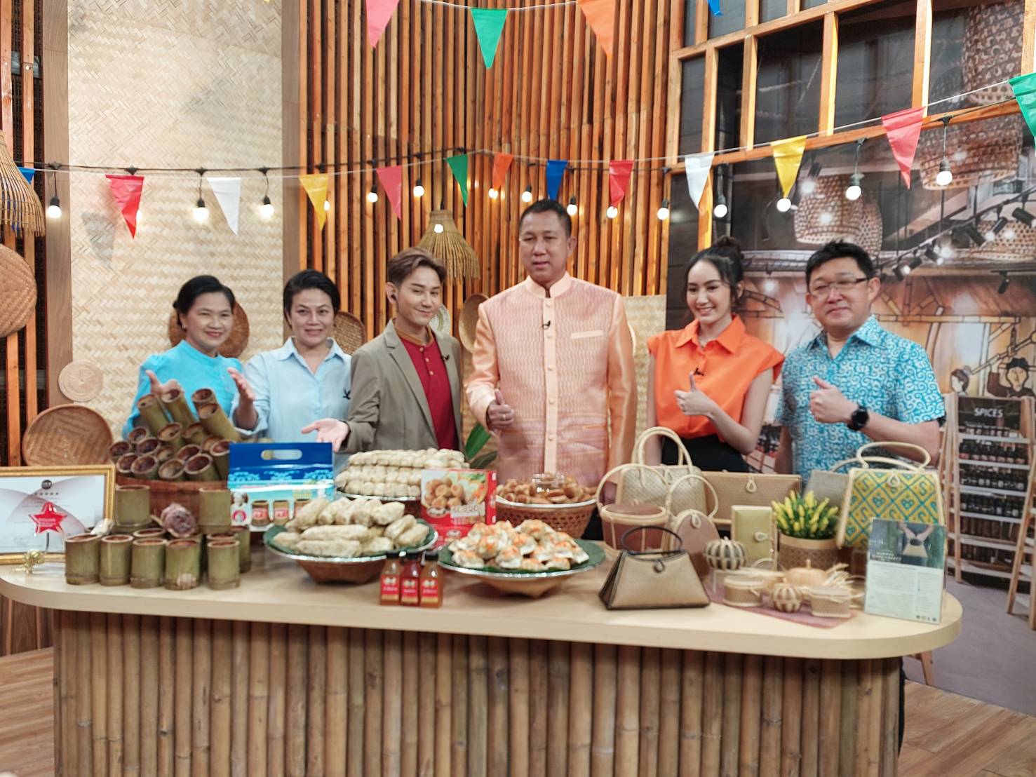 ผู้ว่าฯ ชลบุรี ร่วมบันทึกเทปรายการปากท้องต้องรู้ ช่อง 8