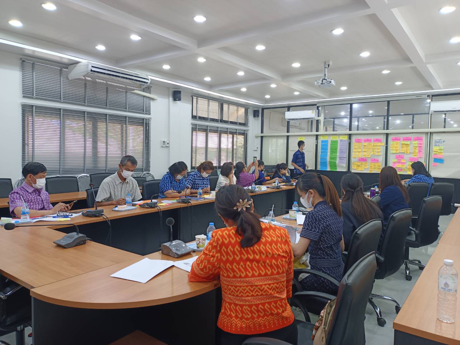 #พช.ชลบุรี#  จัดเวทีถอดบทเรียนและศึกษาวิจัย โครงการจัดเก็บข้อมูลการดำเนินงานโครงการอำเภอนำร่อง “บำบัดทุกข์ บำรุงสุข” แบบบูรณาการ และสร้างนักขับเคลื่อนยุทธศาสตร์นำการเปลี่ยนแปลง กระทรวงมหาดไทย