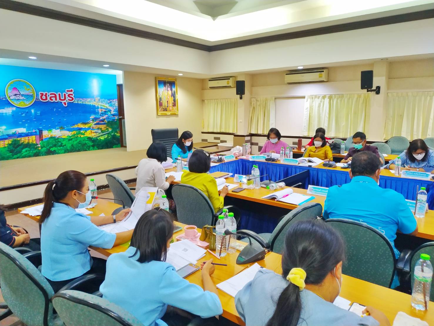 #พช.ชลบุรี# จัดการประชุมเพื่อขับเคลื่อนแนวทางการดำเนินโครงการ/กิจกรรมตามแผนการปฏิบัติงานและแผนการใช้จ่ายงบประมาณ ประจำปี 2566