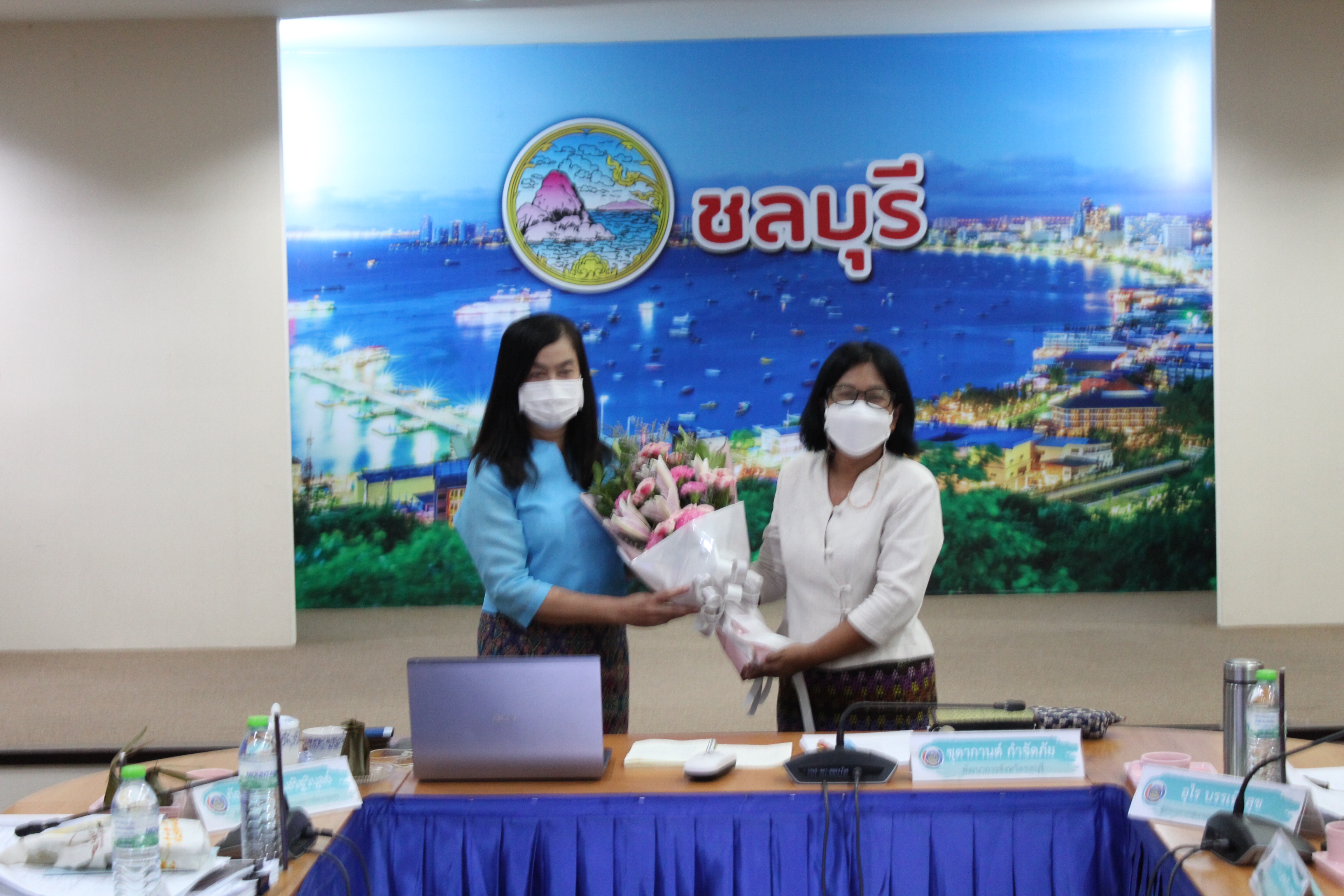 #พช.ชลบุรี# จัดการประชุมเพื่อขับเคลื่อนแนวทางการดำเนินโครงการ/กิจกรรมตามแผนการปฏิบัติงานและแผนการใช้จ่ายงบประมาณ ประจำปี 2566