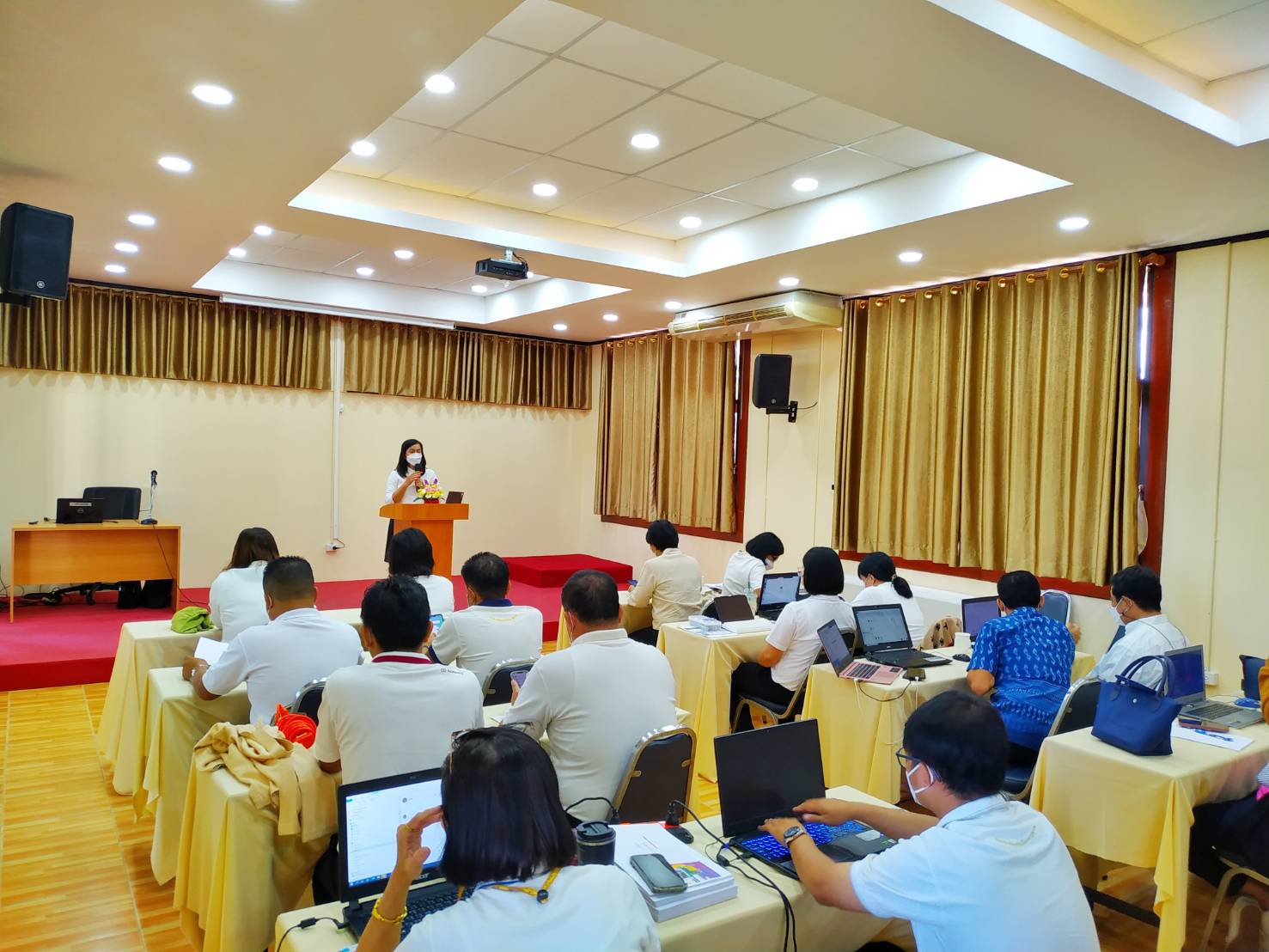 พช.ชลบุรี จัดประชุมเชิงปฏิบัติการแนวทางการบริหารการจัดเก็บข้อมูลเพื่อการพัฒนาชุมชนระดับจังหวัด ปีงบประมาณ พ.ศ. 2566