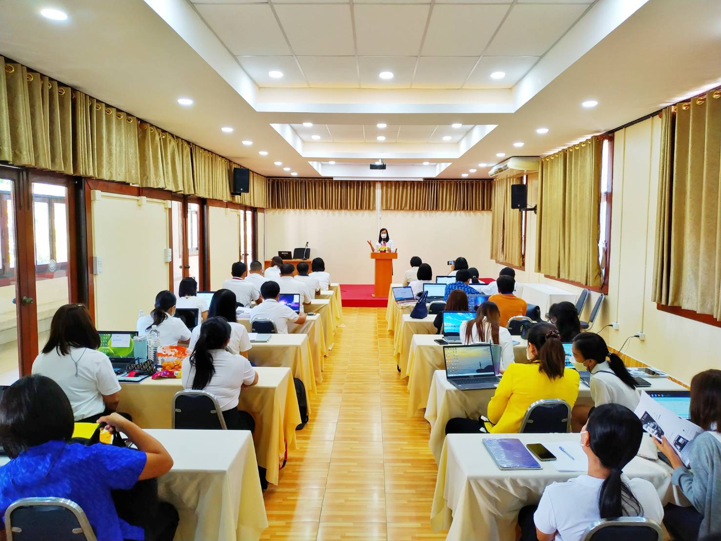 พช.ชลบุรี จัดประชุมเชิงปฏิบัติการแนวทางการบริหารการจัดเก็บข้อมูลเพื่อการพัฒนาชุมชนระดับจังหวัด ปีงบประมาณ พ.ศ. 2566