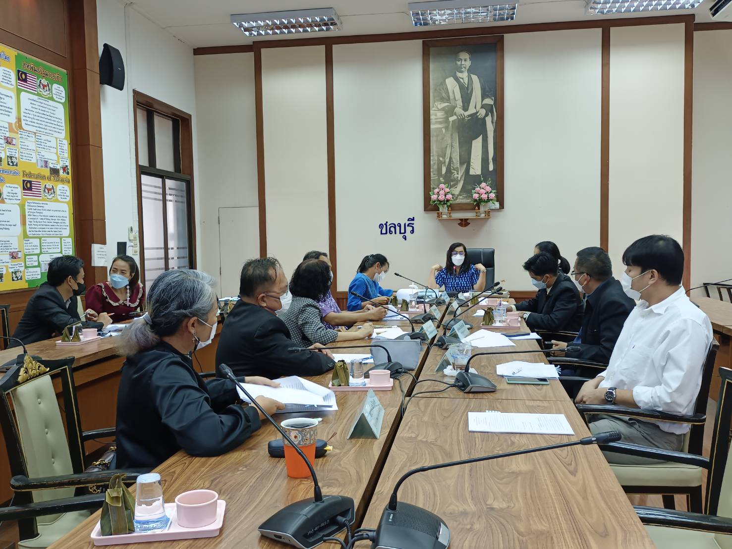 #พช.ชลบุรี# จัดการประชุมคณะทำงานขับเคลื่อนการพัฒนาเศรษฐกิจฐานรากและประชารัฐ ด้านการแปรรูป (OTOP/SMEs)