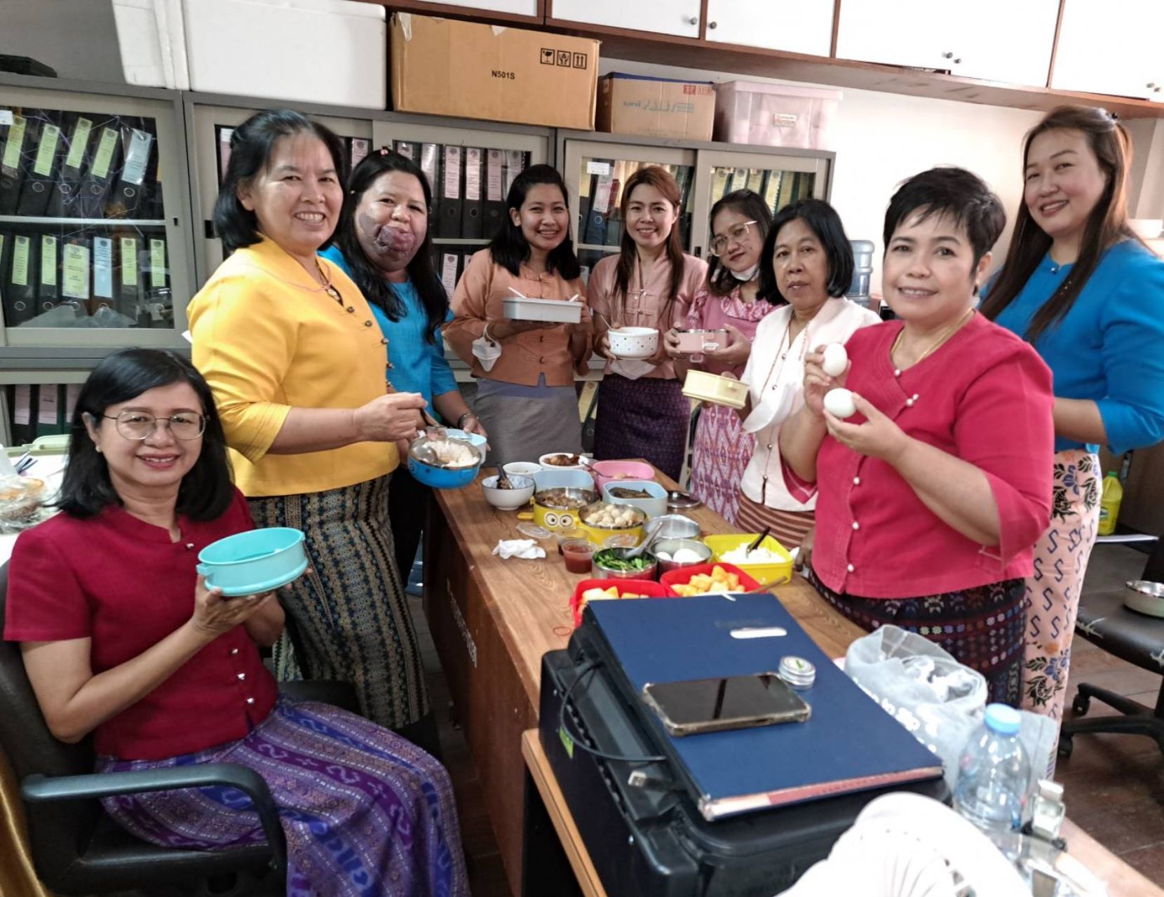 พช.ชลบุรี  จัดโครงการ พช.ชลบุรีรักษ์โลก ร่วมกันปฏิบัติการ 5ส คัดแยกขยะ โดยยึดหลัก 3R และลด ละ เลิก การใช้โฟมบรรจุอาหาร (No foam)