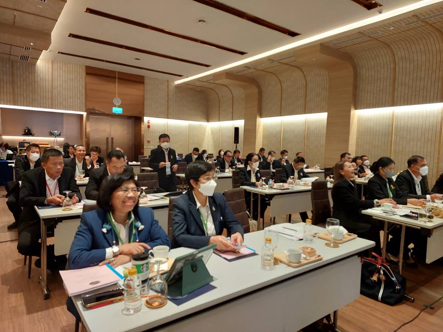 พช.ชลบุรี ร่วมประชุมชี้แจงนโยบายด้านการท่องเที่ยวชุมชน OTOP นวัตวิถี