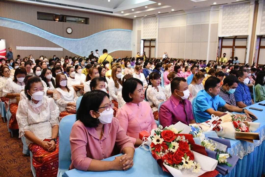 พช.ชลบุรี จัดโครงการสตรีชลบุรีกับความเป็นพลเมืองคุณภาพและความรู้ความเข้าใจที่เกี่ยวกับการปกครองระบอบประชาธิปไตยอันมีพระมหากษัตริย์ทรงเป็นประมุขเนื่องในวันสตรีสากล