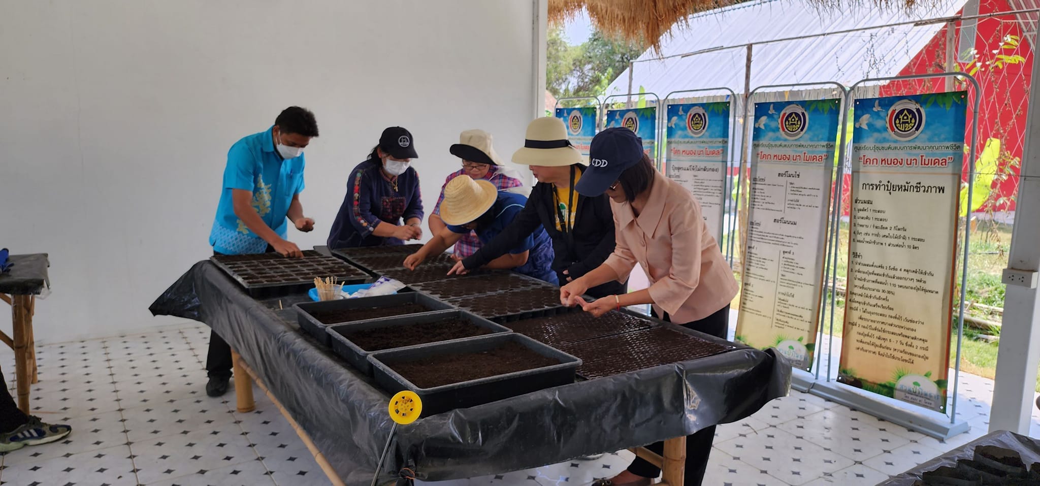 ผู้ตรวจราชการกรมการพัฒนาชุมชน ลงพื้นที่ติดตามสนับสนุน กิจกรรมพัฒนาชุมชนอำเภอพนัสนิคม จังหวัดชลบุรี