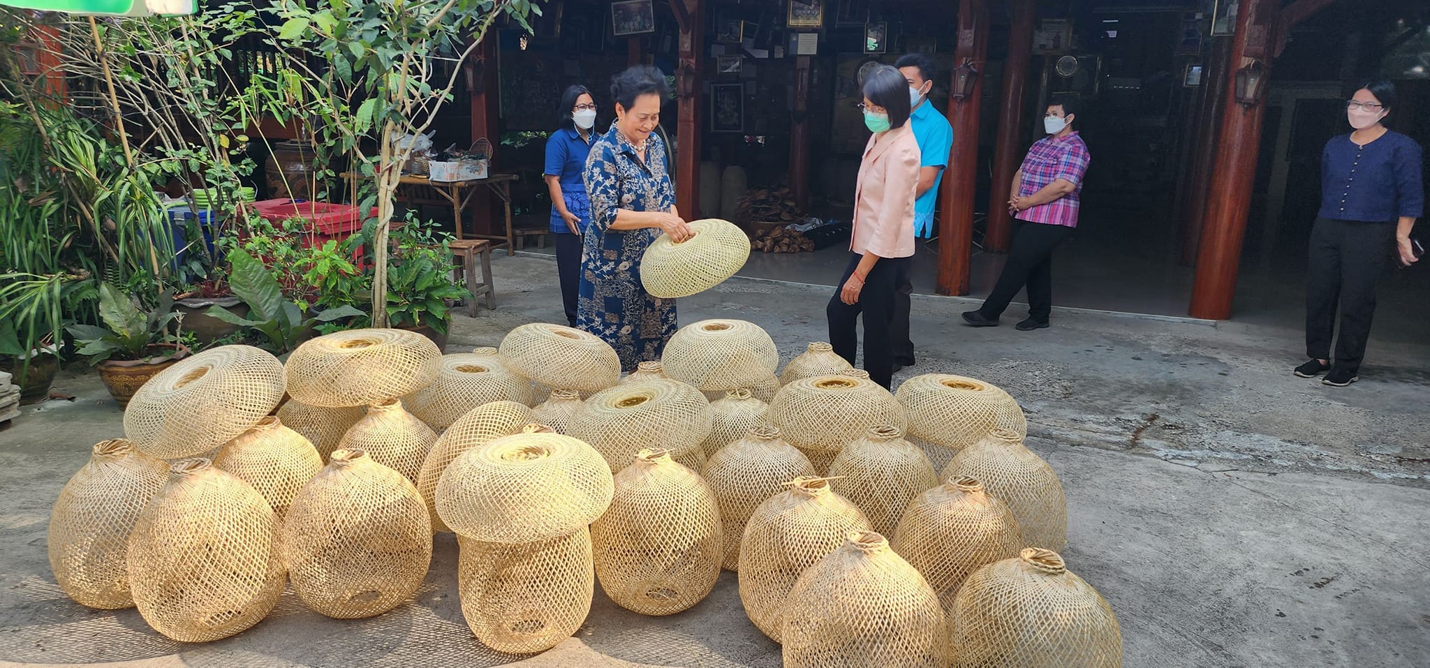 ผู้ตรวจราชการกรมการพัฒนาชุมชน ลงพื้นที่ติดตามสนับสนุน กิจกรรมพัฒนาชุมชนอำเภอพนัสนิคม จังหวัดชลบุรี