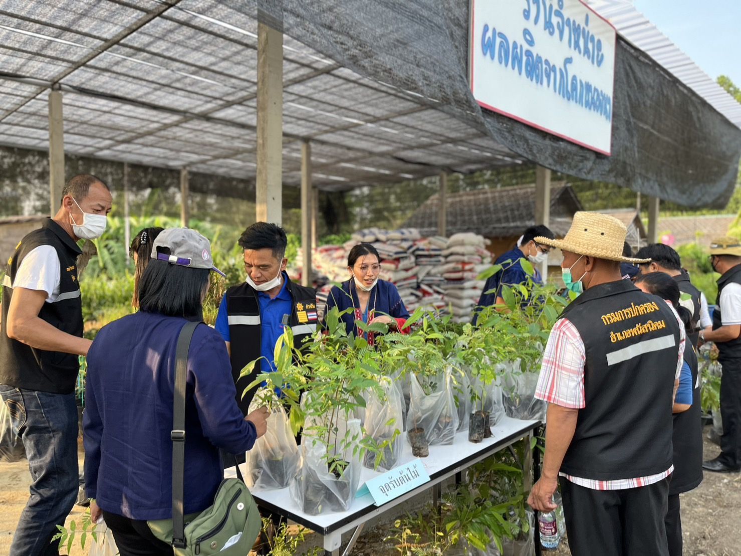 ?พช.ชลบุรี kick off โครงการ “1 หมู่บ้าน 1 ทางนี้มีผล ผู้คนรักกัน เฉลิมพระเกียรติสมเด็จพระเจ้าพี่นางเธอ เจ้าฟ้ากัลยาณิวัฒนา กรมหลวงนราธิวาสราชนครินทร์” เนื่องในโอกาสเฉลิมฉลองวาระครบ 100 ปี วันประสูติ (6 พฤษภาคม 2566)