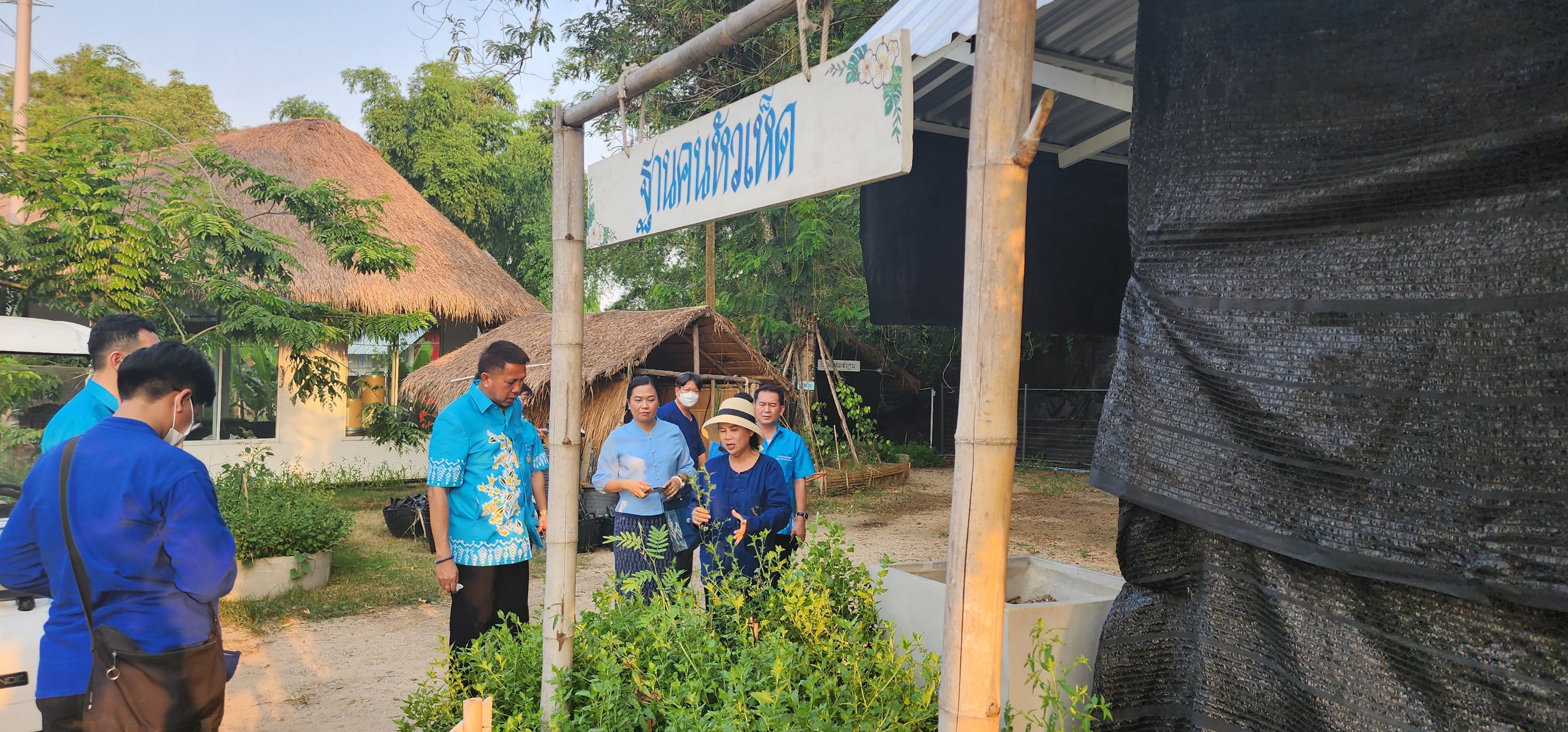 ?พช.ชลบุรี kick off โครงการ “1 หมู่บ้าน 1 ทางนี้มีผล ผู้คนรักกัน เฉลิมพระเกียรติสมเด็จพระเจ้าพี่นางเธอ เจ้าฟ้ากัลยาณิวัฒนา กรมหลวงนราธิวาสราชนครินทร์” เนื่องในโอกาสเฉลิมฉลองวาระครบ 100 ปี วันประสูติ (6 พฤษภาคม 2566)