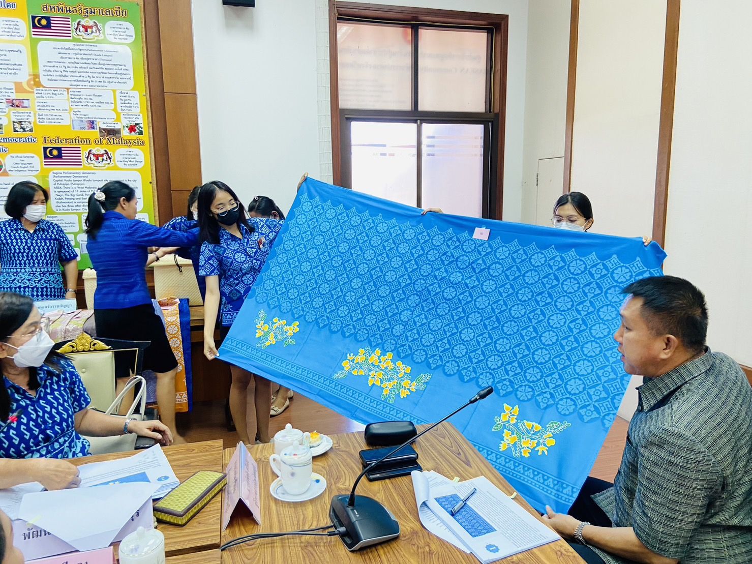 พช.ชลบุรี จัดประชุมคณะกรรมการโครงการ “ผ้าไทยใส่ให้สนุก” ตามแนวพระดำริ สมเด็จพระเจ้าลูกเธอ เจ้าฟ้าสิริวัณณวรี นารีรัตนราชกัญญา ระดับจังหวัด ประจำปี พ.ศ.2566