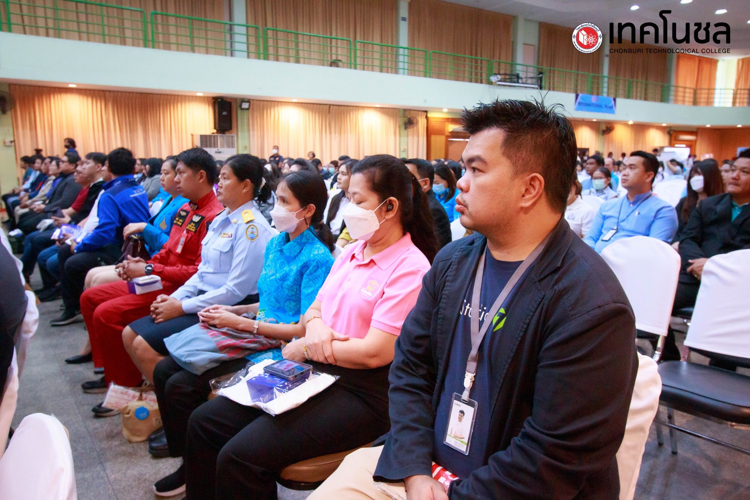 พช.ชลบุรี ร่วมพิธีเปิดงานนิทรรศการวิชาการ