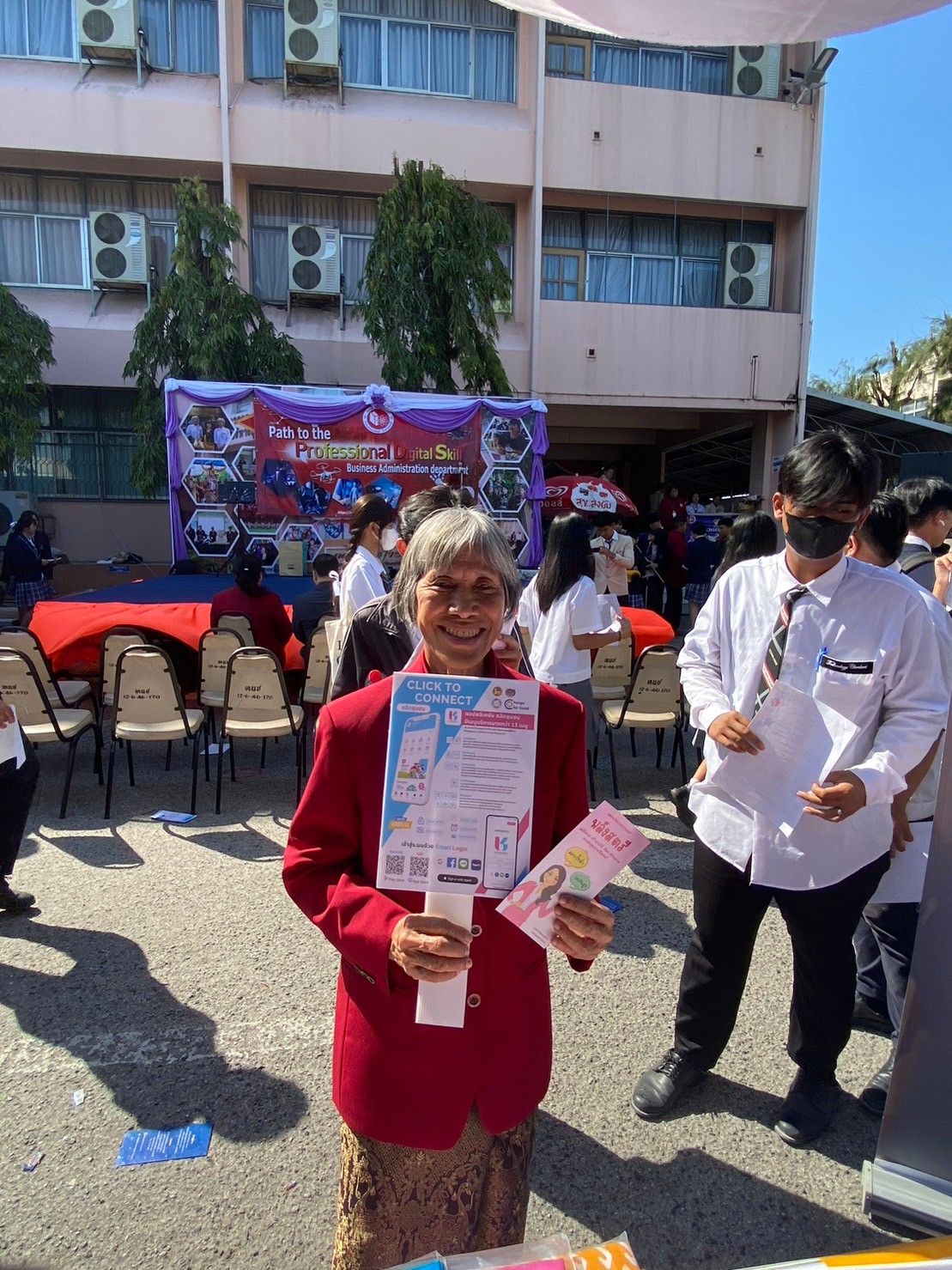 พช.ชลบุรี ร่วมพิธีเปิดงานนิทรรศการวิชาการ