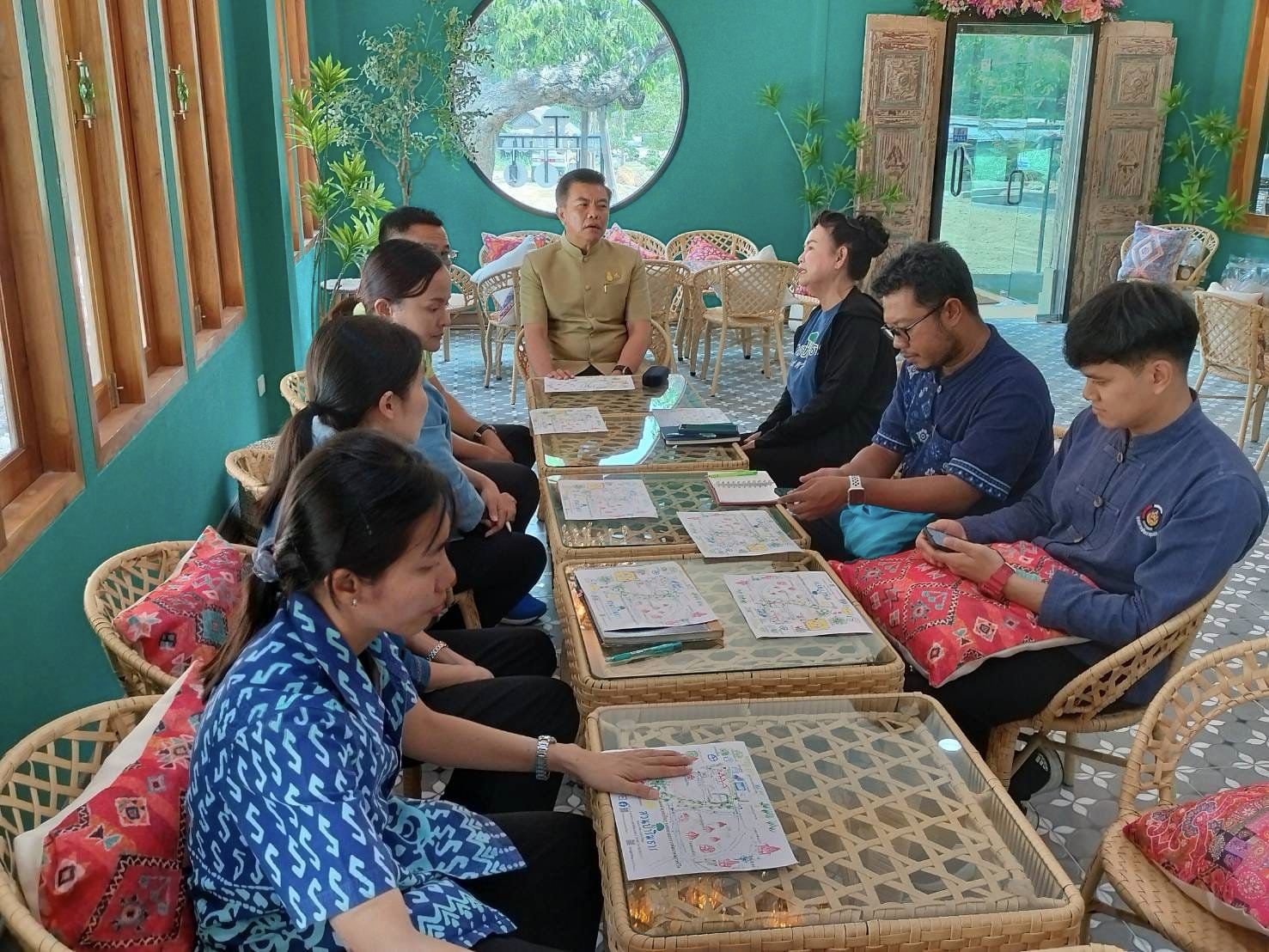 พช.ชลบุรี ติดตามการดำเนินงานศูนย์เรียนรู้การพัฒนาคุณภาพชีวิตตามหลักทฤษฎีใหม่ ประยุกต์สู่ “โคก หนอง นา”