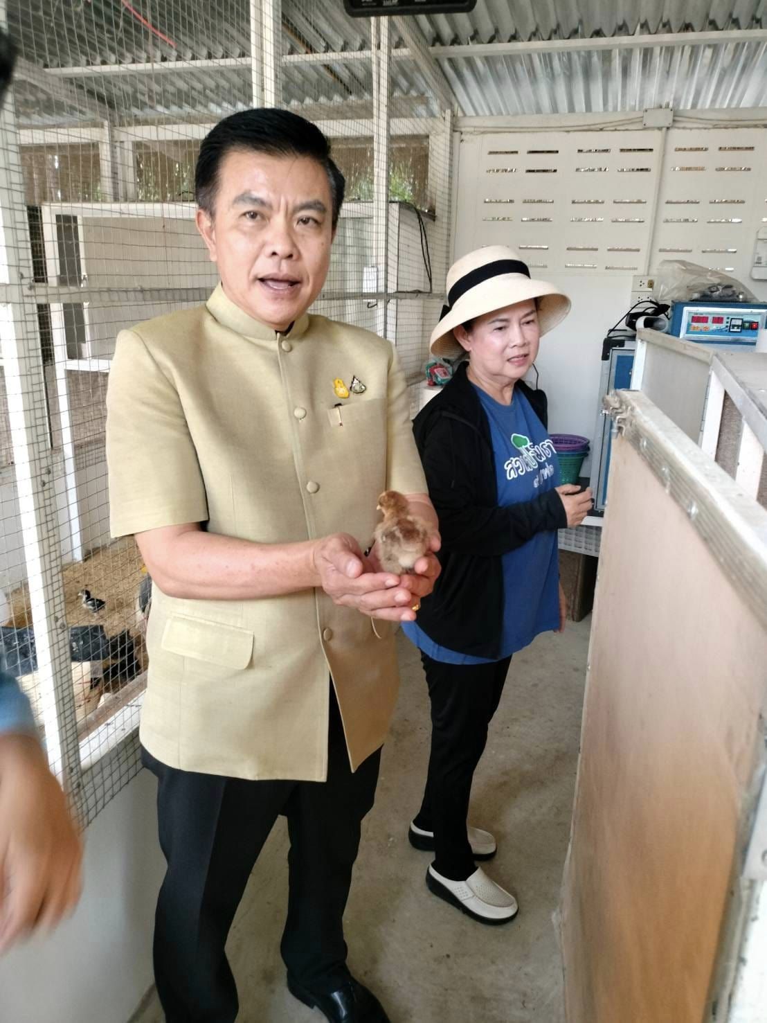 พช.ชลบุรี ติดตามการดำเนินงานศูนย์เรียนรู้การพัฒนาคุณภาพชีวิตตามหลักทฤษฎีใหม่ ประยุกต์สู่ “โคก หนอง นา”