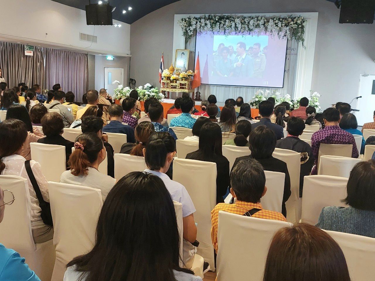 💠พช.ชลบุรี ร่วมประชุมเชิงปฏิบัติการสร้างการรับรู้และเผยแพร่ พระอัจฉริยภาพทางด้านการอนุรักษ์และต่อยอดมรดกภูมิปัญญา การทอผ้าของไทย ของสมเด็จพระเจ้าลูกเธอ เจ้าฟ้าสิริวัณณวรี นารีรัตนราชกัญญา ในการสืบสาน รักษา และต่อยอด พระราชปณิธานของสมเด็จ พระนางเจ้าสิริกิติ์ พระบรมราชินีนาถ พระบรมราชชนนีพันปีหลวง