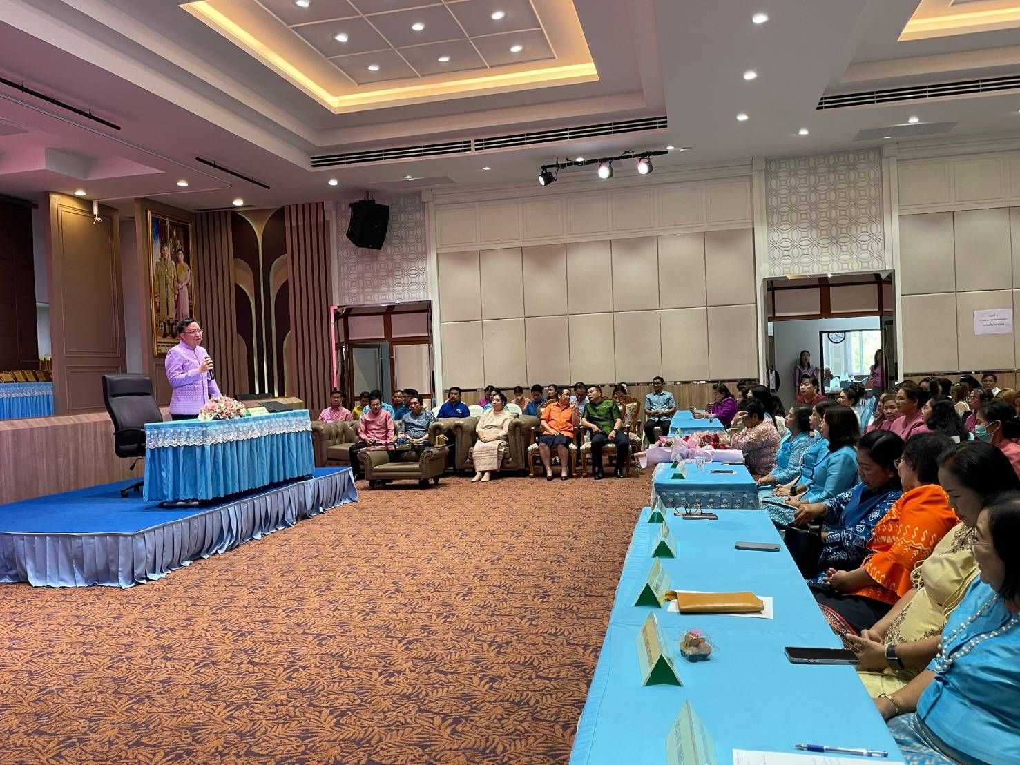 ☀️พช.ชลบุรี จัดโครงการสัมมนาเชิงปฏิบัติการสตรีชลบุรี เรียนรู้ เข้าใจ และห่างไกลภาวะโรคซึมเศร้า พร้อมมอบโล่แก่สตรีดีเด่น เนื่องในวันสตรีสากล ประจำปี 256