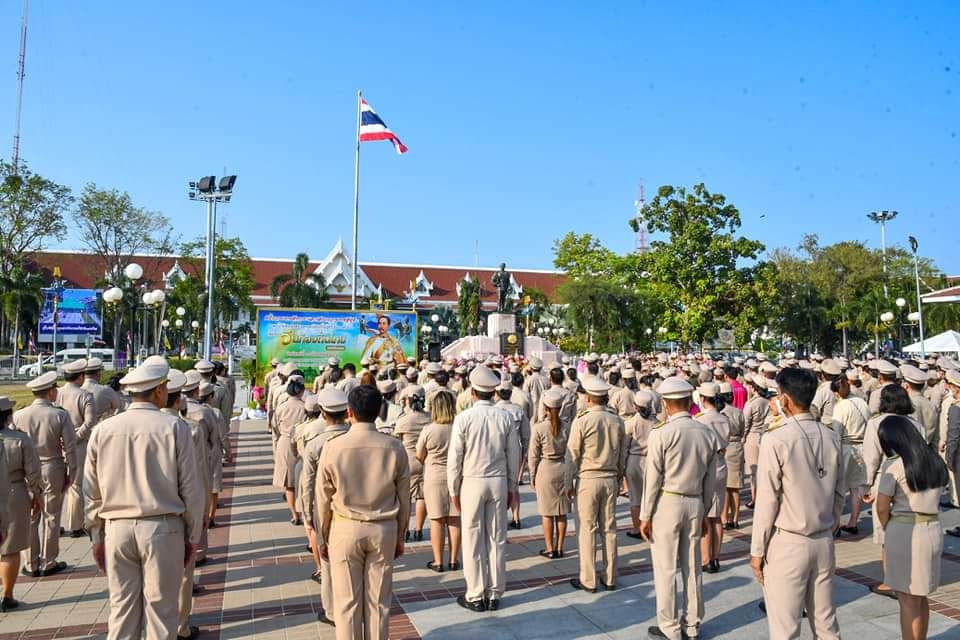 พช.ชลบุรี ร่วมพิธีวางพานพุ่มดอกไม้สด และกล่าวคำถวายราชสดุดี แด่พระบาทสมเด็จพระจุลจอมเกล้าเจ้าอยู่หัว รัชกาลที่ 5 เนื่องในวันท้องถิ่นไทย ประจำปี 2567