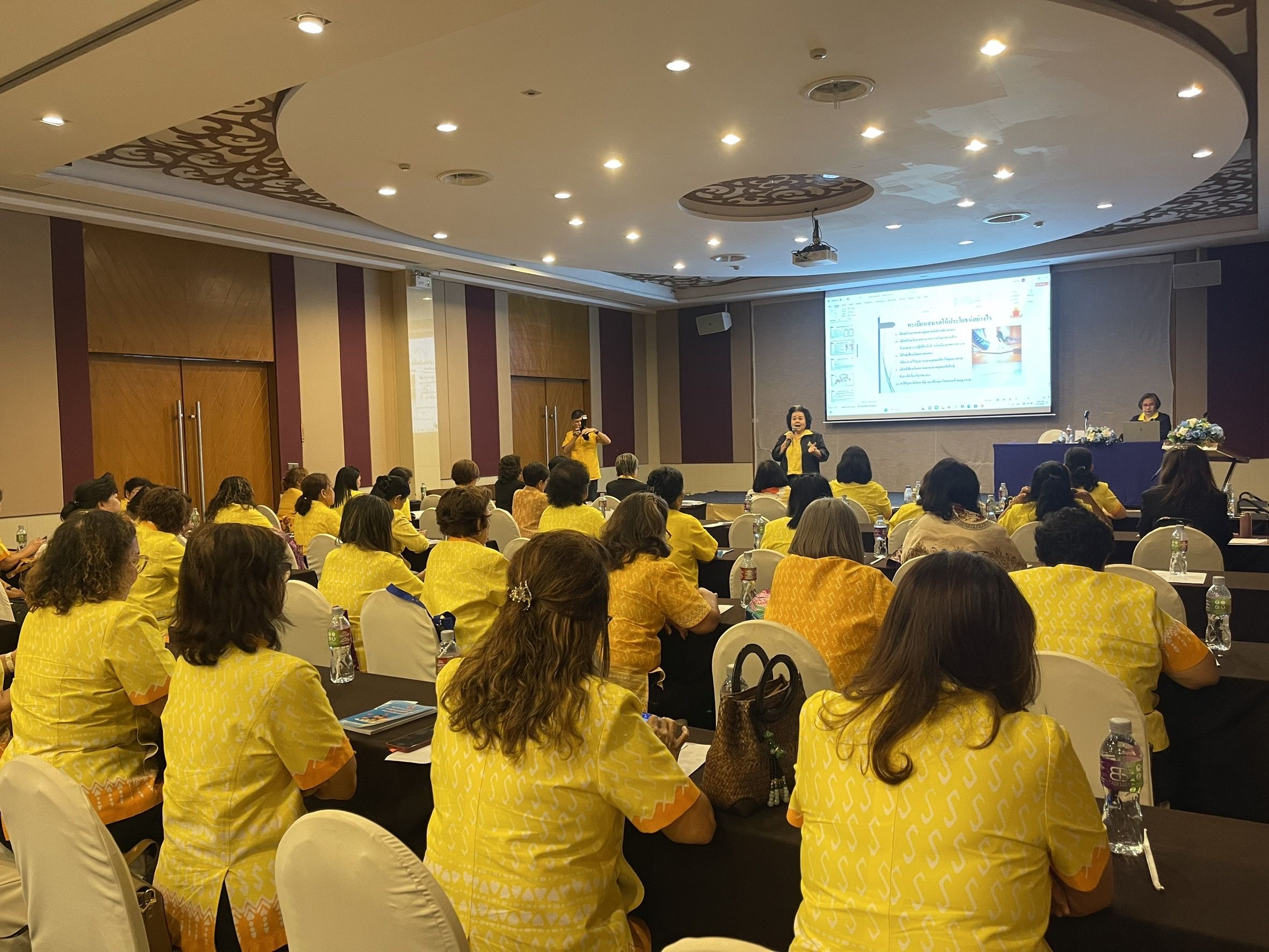🌏พช.ชลบุรี ร่วมโครงการสร้างพลังการพัฒนาศักยภาพเครือข่ายองค์กรสตรีจังหวัดชลบุรี
