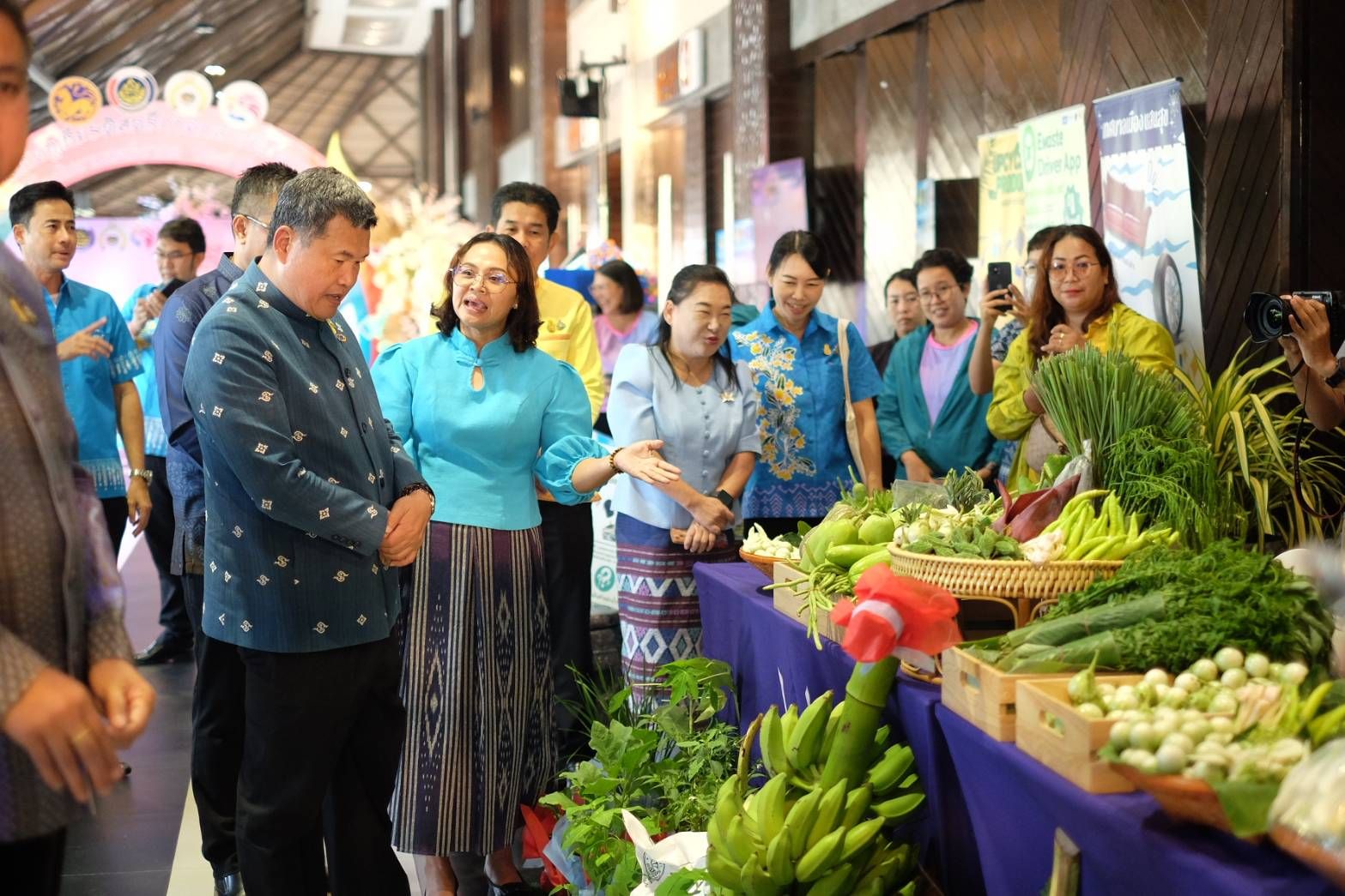 พช.ชลบุรี ร่วมพิธีเปิดโครงการเชิดชูเกียรติสตรีภาคกลางที่มีผลงานดีเด่นเนื่องในงานสตรีสากลประจำปี 2567