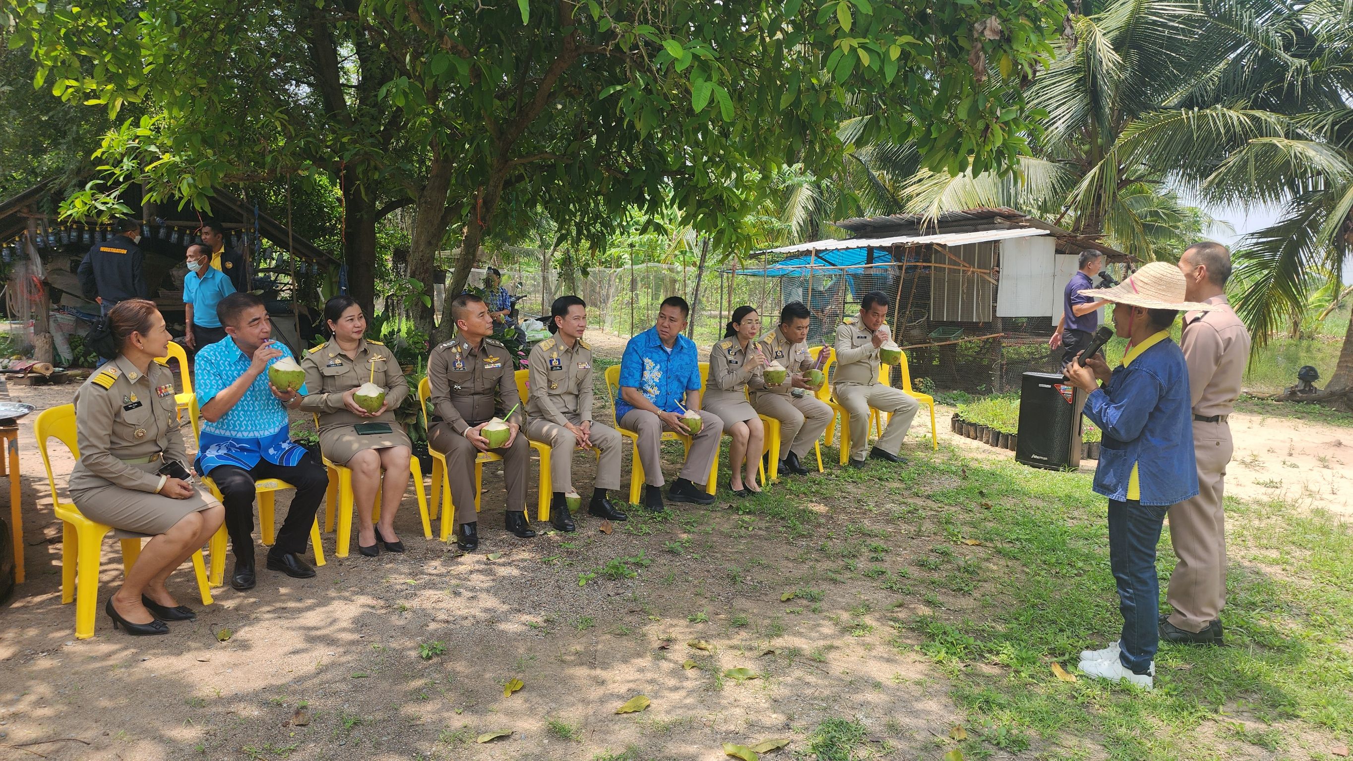 ู้ว่าราชการจังหวัดชลบุรี ลงพื้นที่โคก หนอง นา เยี่ยมเยียนให้กำลังใจ