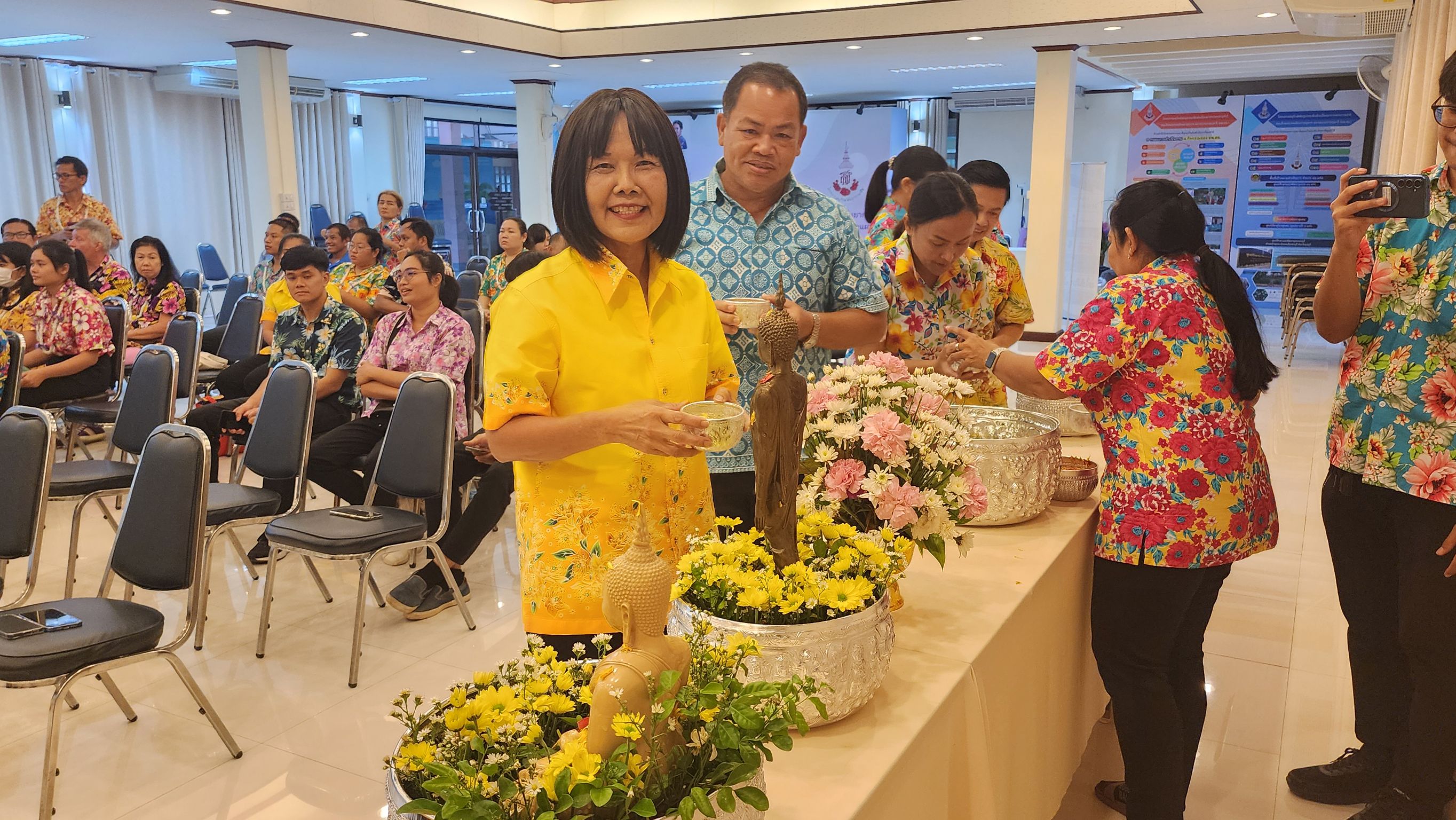 พช. ชลบุรี จัดกิจกรรม “วันกตัญญู สืบสานประเพณีสงกรานต์ ประจำปี 2567”