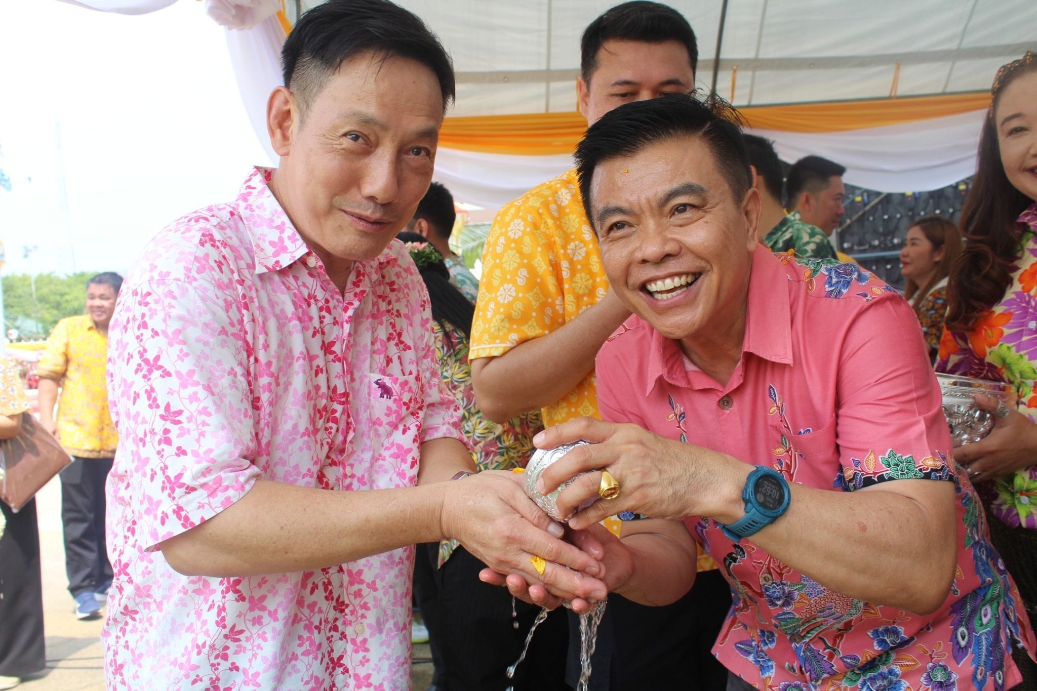 พช.ชลบุรี ร่วมสรงน้ำพระ และรดน้ำขอพรผู้สูงอายุ เนื่องในวันผู้สูงอายุ วันสงกรานต์ ปีใหม่ไทย