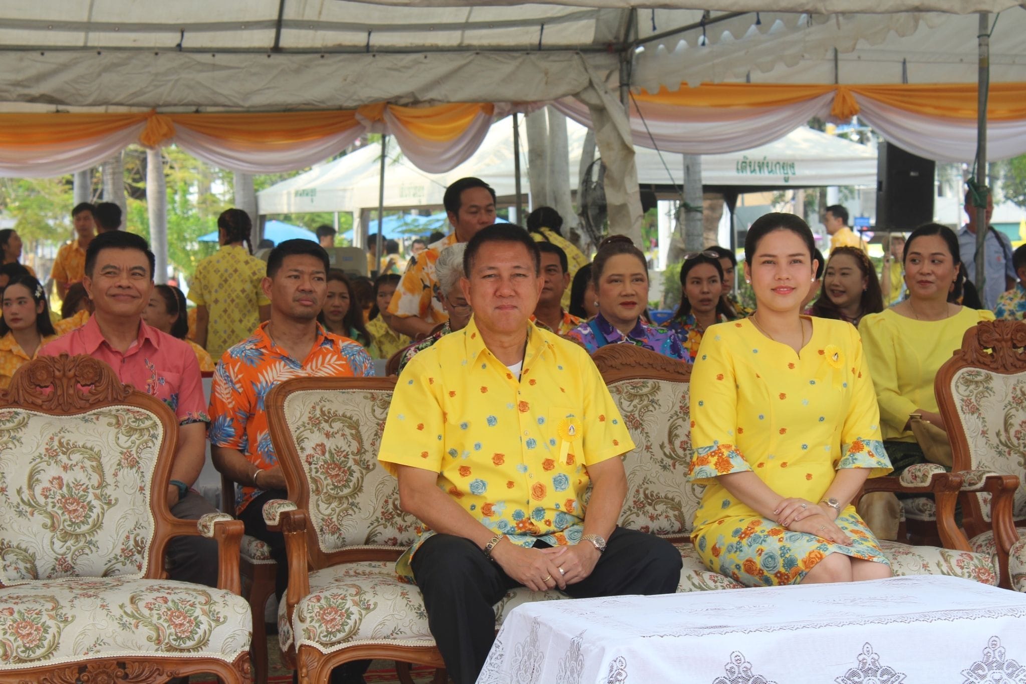 พช.ชลบุรี ร่วมสรงน้ำพระ และรดน้ำขอพรผู้สูงอายุ เนื่องในวันผู้สูงอายุ วันสงกรานต์ ปีใหม่ไทย