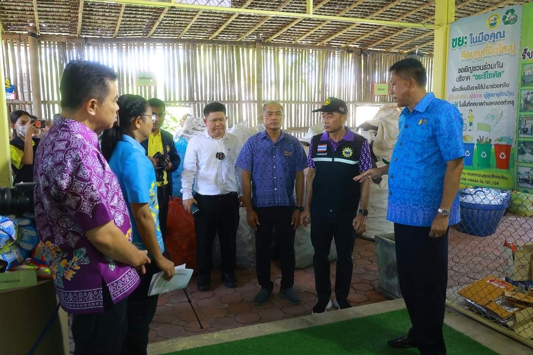 พช.ชลบุรี ร่วมกิจกรรมถ่ายทำวิดีทัศน์นำเสนอผลงานการถอดบทเรียนการขับเคลื่อนธนาคารขยะ (Recyclable Waste Bank)