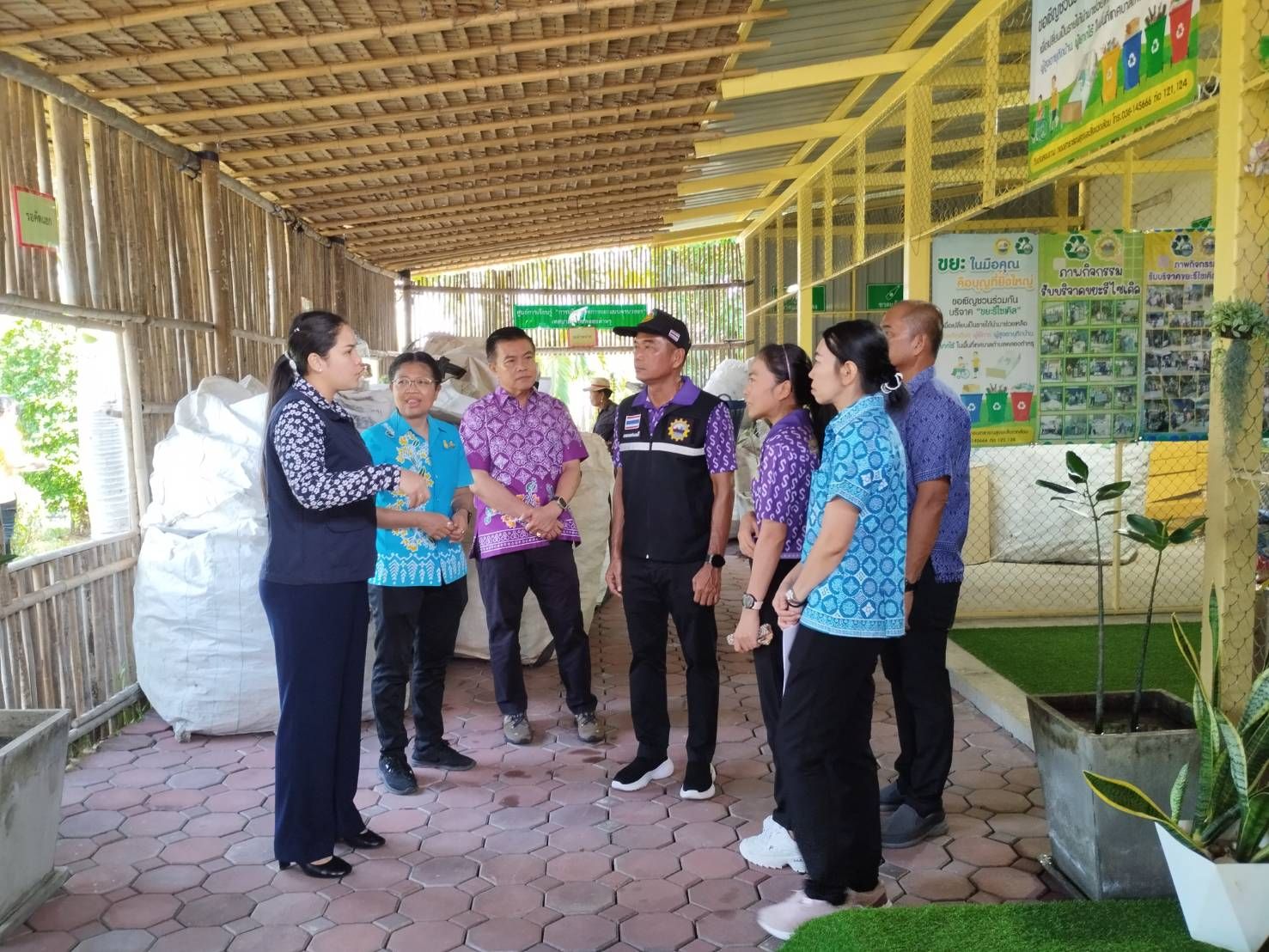 พช.ชลบุรี ร่วมกิจกรรมถ่ายทำวิดีทัศน์นำเสนอผลงานการถอดบทเรียนการขับเคลื่อนธนาคารขยะ (Recyclable Waste Bank)