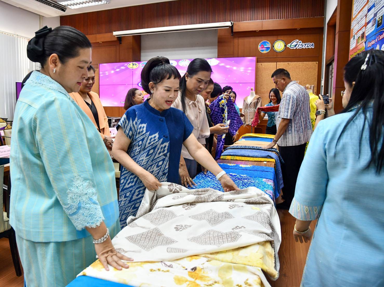 📢📢จังหวัดชลบุรี จัดประกวดสุดยอดผ้าจังหวัด ประจำปี 2567 เพื่อค้นหาสุดยอดผ้าจังหวัดชลบุรี