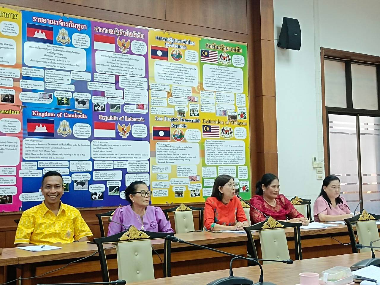 🎗🎗พช.ชลบุรี  ดำเนินการคัดเลือกคนกองทุนพัฒนาบทบาทสตรีดีเด่นระดับจังหวัด ประจำปี 2567  (รอบคัดเลือก)