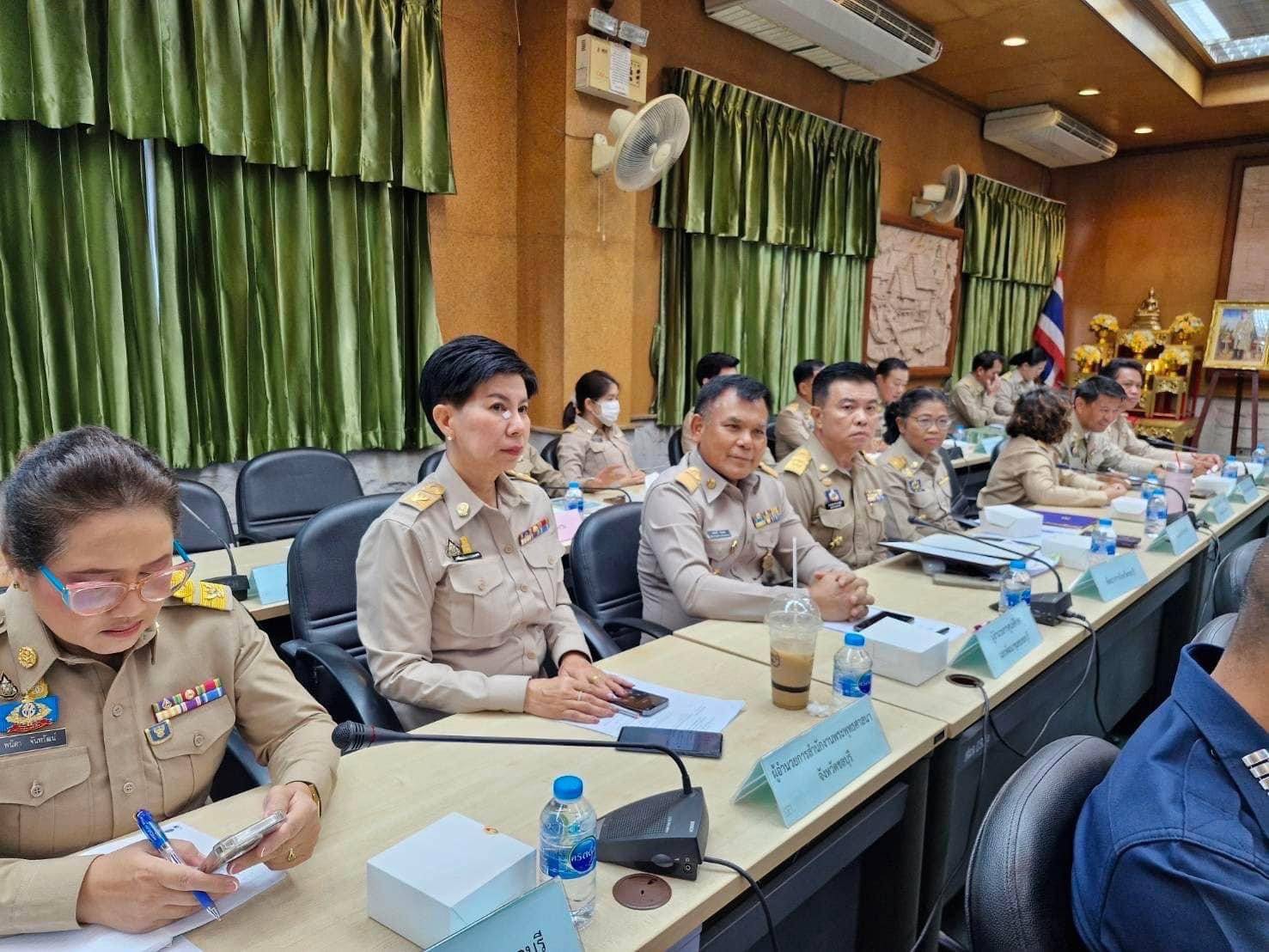 📍พัฒนาการจังหวัดชลบุรี ร่วมประชุมคณะกรมการจังหวัด หัวหน้าส่วนราชการประจำจังหวัดชลบุรี ครั้งที่ 5/2567 ประจำเดือนพฤษภาคม 2567 และการมอบโล่เกียรติคุณแก่ผู้ผ่านการคัดเลือกการประกวดสุดยอดผ้าจังหวัด ประจำปี 2567