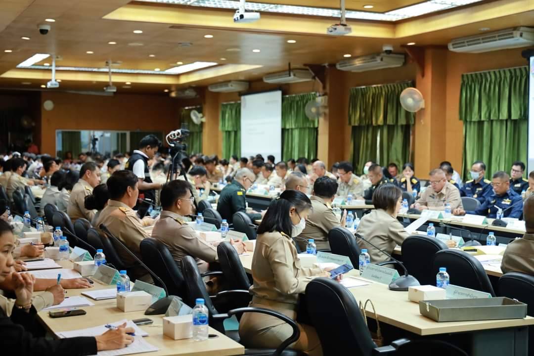 📍พัฒนาการจังหวัดชลบุรี ร่วมประชุมคณะกรมการจังหวัด หัวหน้าส่วนราชการประจำจังหวัดชลบุรี ครั้งที่ 5/2567 ประจำเดือนพฤษภาคม 2567 และการมอบโล่เกียรติคุณแก่ผู้ผ่านการคัดเลือกการประกวดสุดยอดผ้าจังหวัด ประจำปี 2567