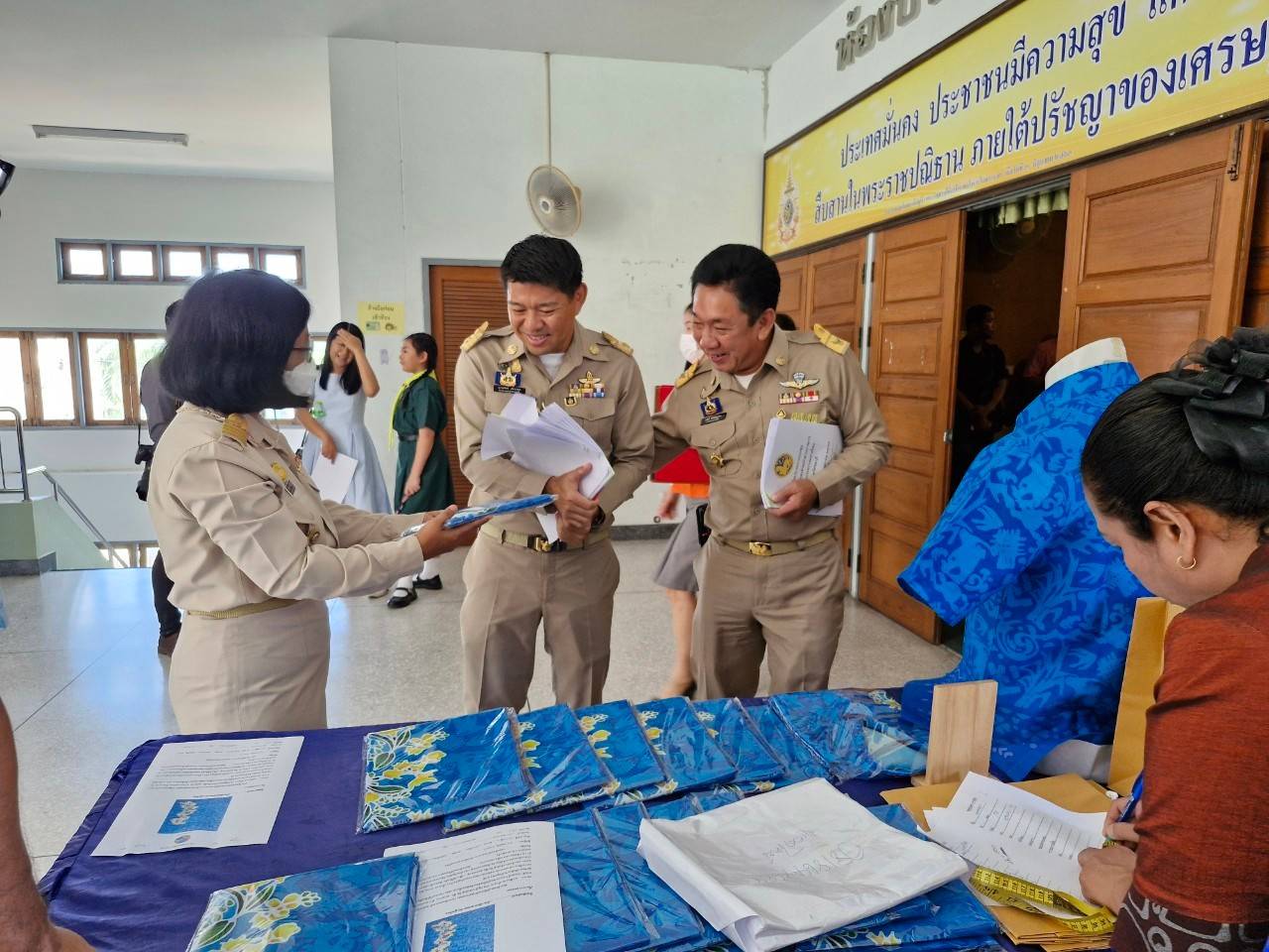 📍พัฒนาการจังหวัดชลบุรี ร่วมประชุมคณะกรมการจังหวัด หัวหน้าส่วนราชการประจำจังหวัดชลบุรี ครั้งที่ 5/2567 ประจำเดือนพฤษภาคม 2567 และการมอบโล่เกียรติคุณแก่ผู้ผ่านการคัดเลือกการประกวดสุดยอดผ้าจังหวัด ประจำปี 2567