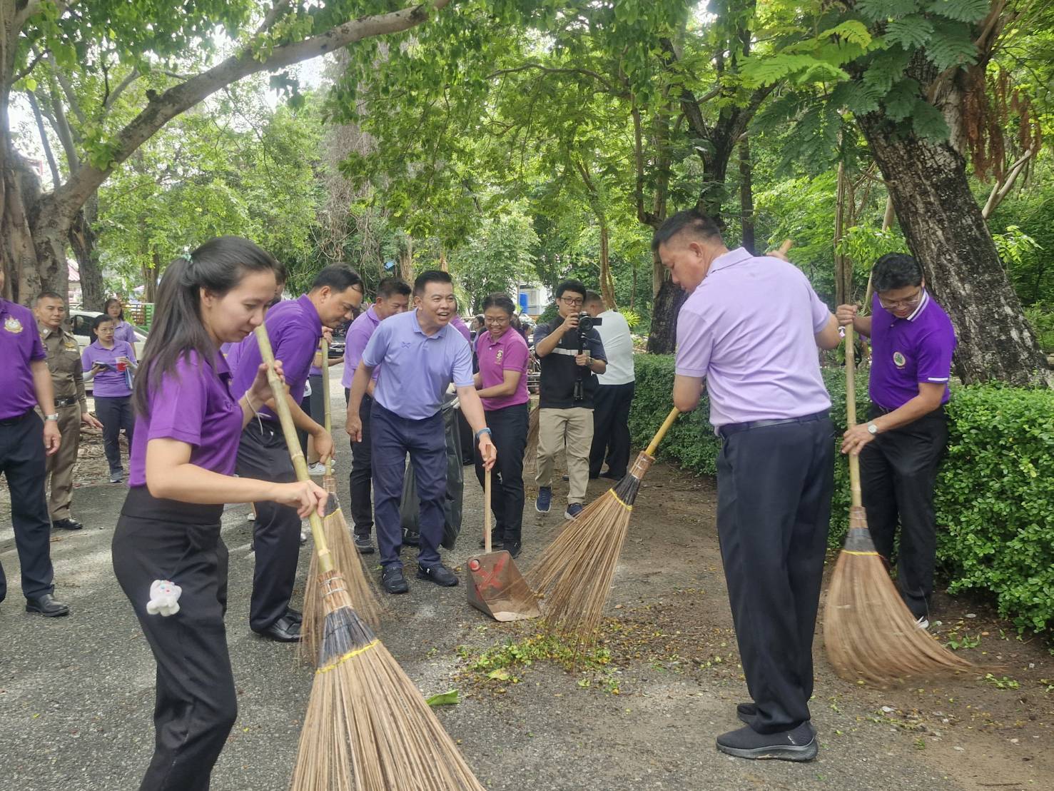 ⭐️พช.ชลบุรี ร่วมกิจกรรมรวมพลังสร้างสัปปายะสู่วัดด้วยวิถี 5 ส. Big Cleaning Day เนื่องในโอกาสวันเฉลิมพระชนมพรรษาสมเด็จพระนางเจ้าฯ พระบรมราชินี 3 มิถุนายน 2567