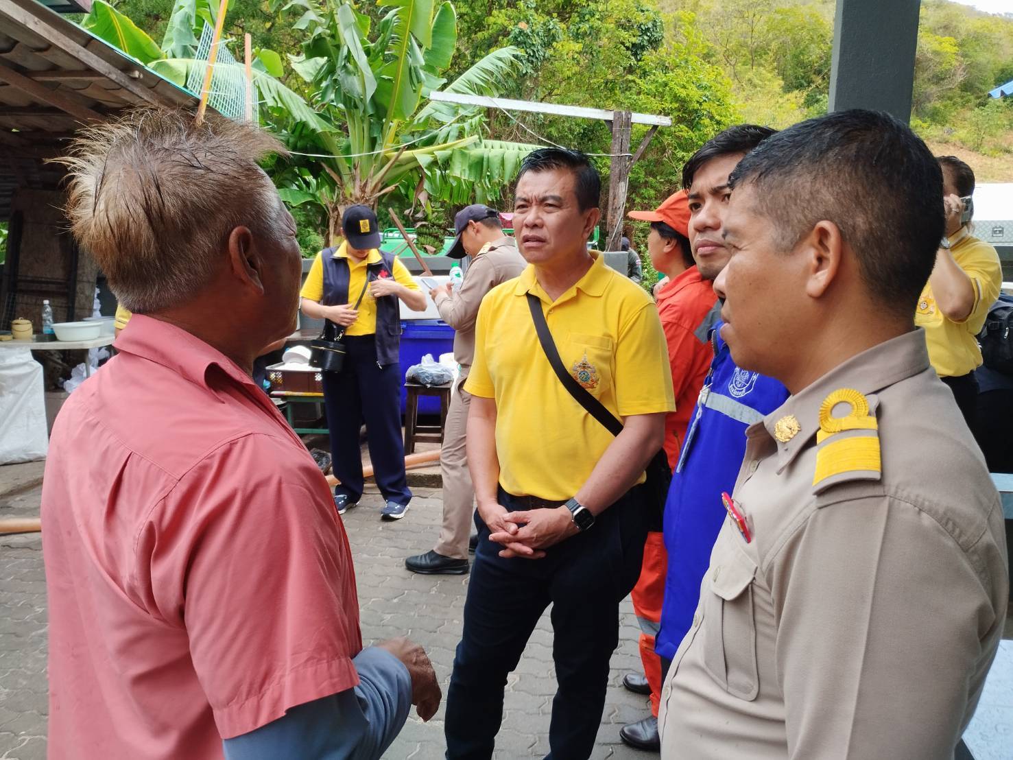 💠💠พช.ชลบุรี ร่วมลงพื้นที่ตรวจติดตามและให้ความช่วยเหลือประชาชนบนพื้นที่เกาะล้าน กรณีสถานการณ์ขาดแคลนน้ำเพื่อการอุปโภคบริโภคบนพื้นที่เกาะล้าน