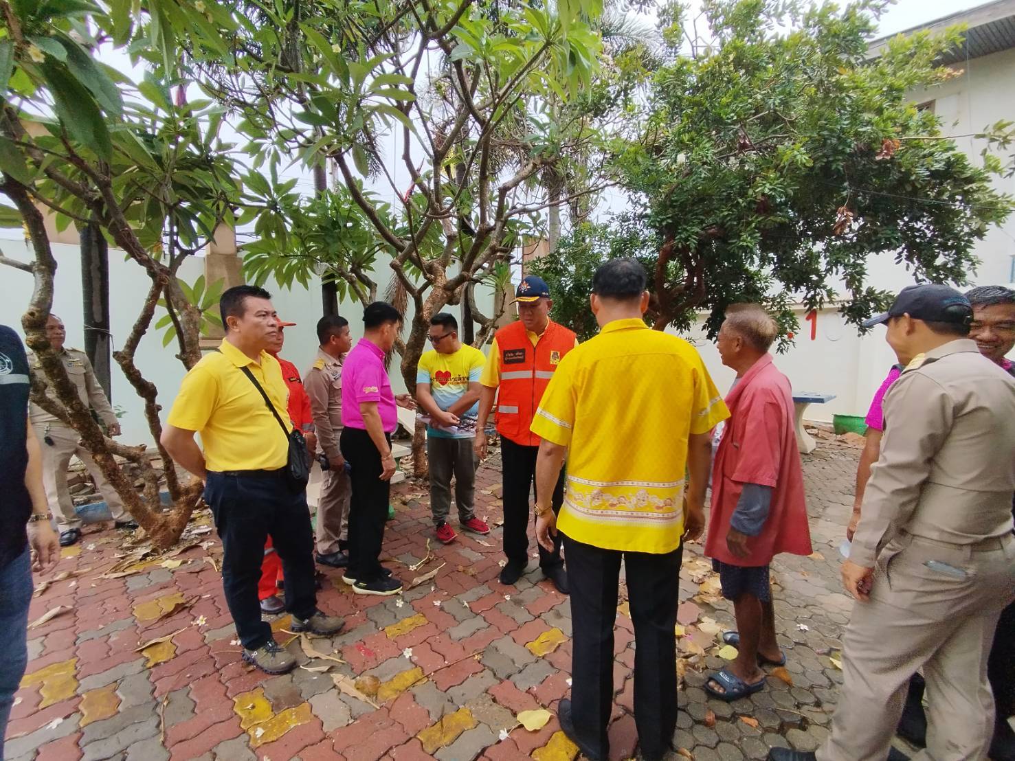 💠💠พช.ชลบุรี ร่วมลงพื้นที่ตรวจติดตามและให้ความช่วยเหลือประชาชนบนพื้นที่เกาะล้าน กรณีสถานการณ์ขาดแคลนน้ำเพื่อการอุปโภคบริโภคบนพื้นที่เกาะล้าน