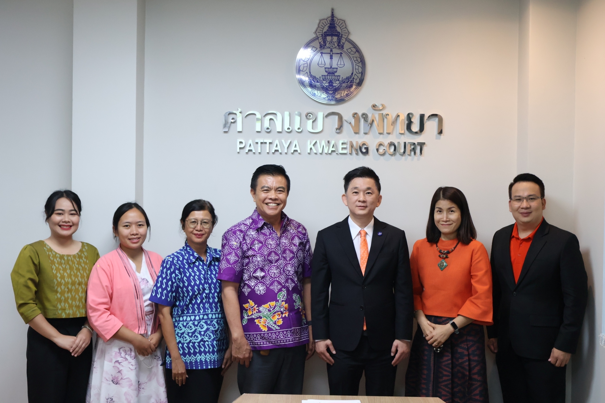 🖍🖍พช.ชลบุรี เข้าหารือแนวทางการดำเนินการเกี่ยวกับการไกล่เกลี่ยก่อนฟ้องของกองทุนพัฒนาบทบาทสตรี