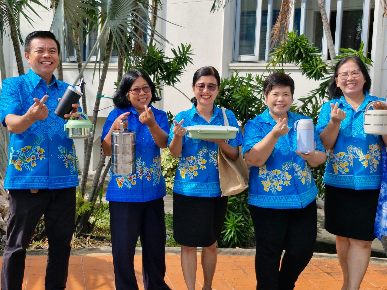 🌏พช.ชลบุรี  จัดโครงการ พช.ชลบุรีรักษ์โลก ร่วมกันปฏิบัติการ 5ส คัดแยกขยะ โดยยึดหลัก 3R และลด ละ เลิก การใช้โฟมบรรจุอาหาร (No foam)