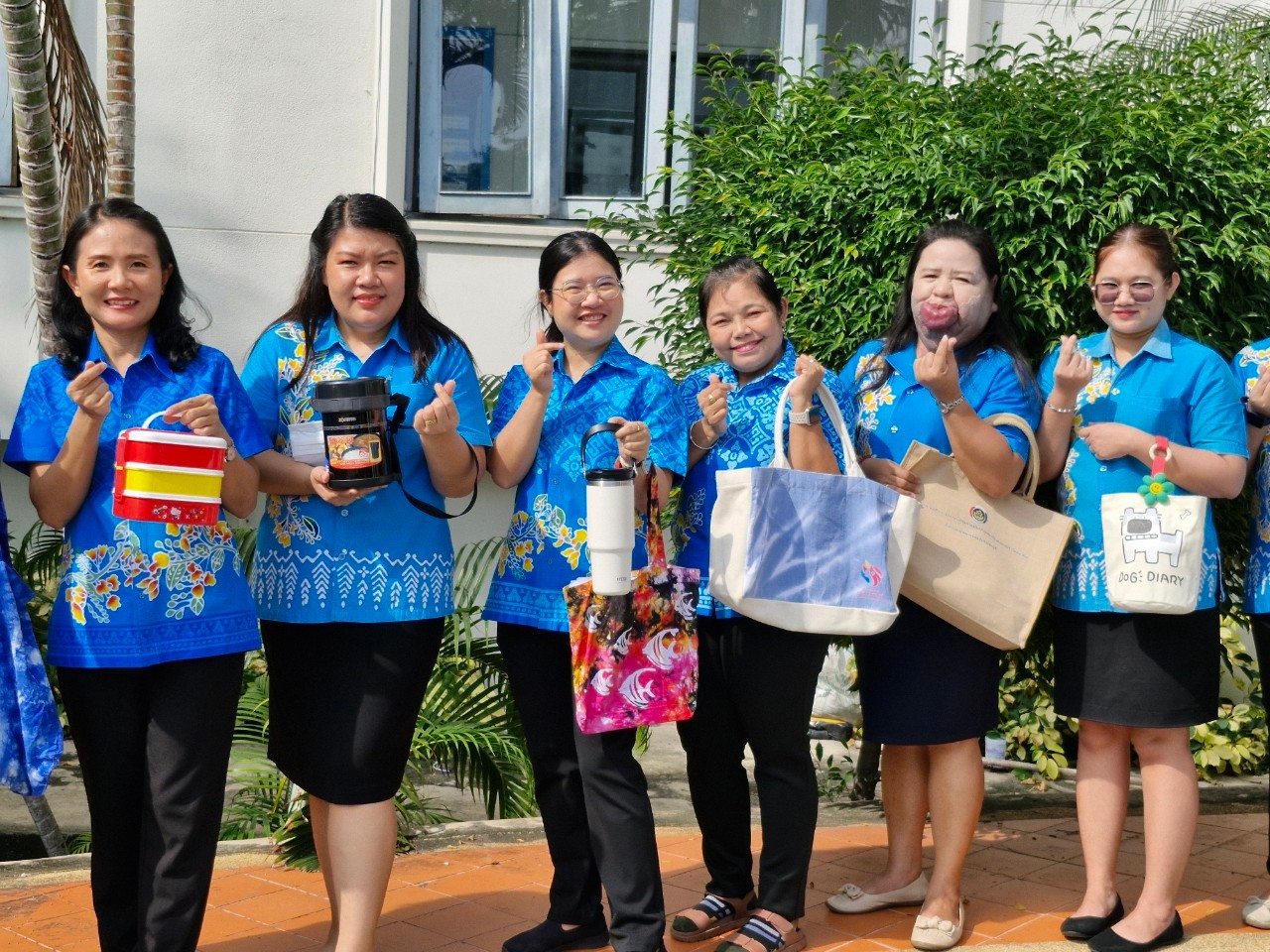 🌏พช.ชลบุรี  จัดโครงการ พช.ชลบุรีรักษ์โลก ร่วมกันปฏิบัติการ 5ส คัดแยกขยะ โดยยึดหลัก 3R และลด ละ เลิก การใช้โฟมบรรจุอาหาร (No foam)