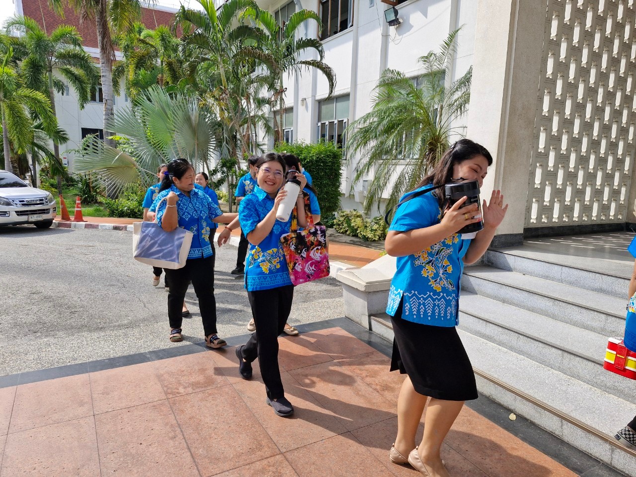 🌏พช.ชลบุรี  จัดโครงการ พช.ชลบุรีรักษ์โลก ร่วมกันปฏิบัติการ 5ส คัดแยกขยะ โดยยึดหลัก 3R และลด ละ เลิก การใช้โฟมบรรจุอาหาร (No foam)